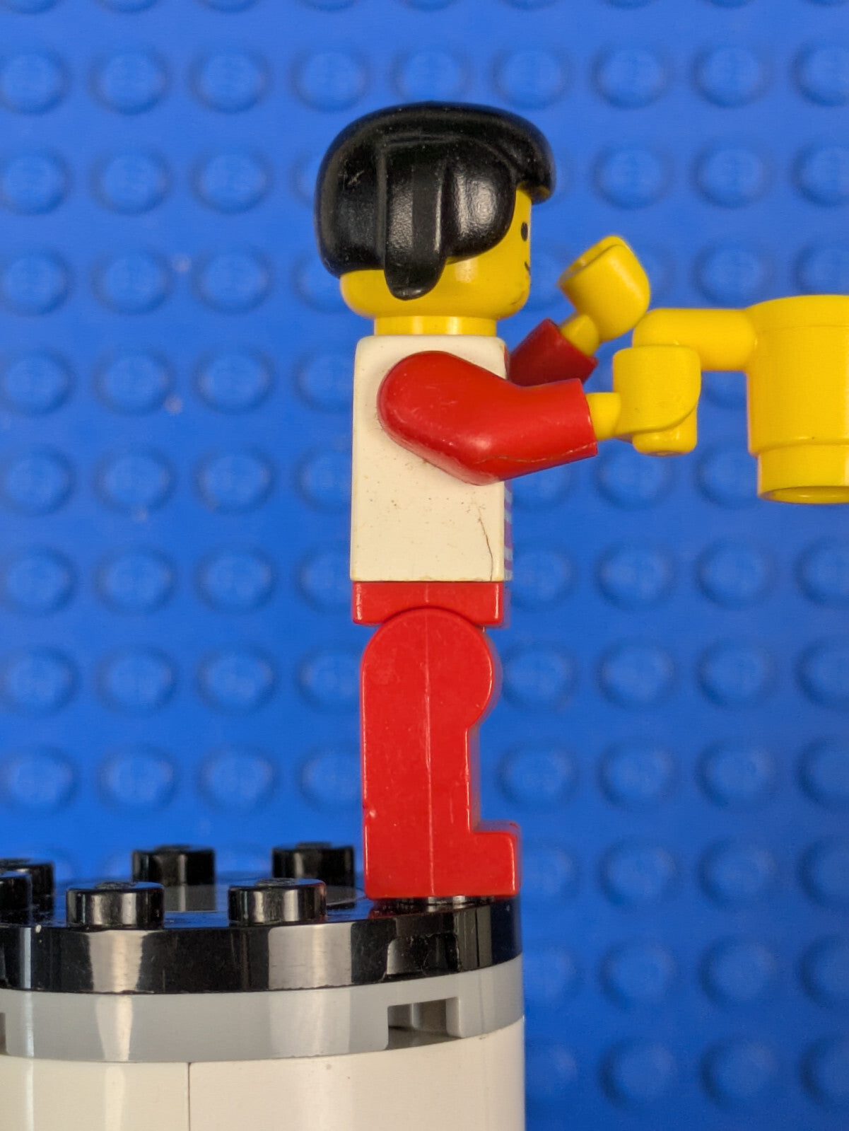 Lego Town: Classic Town: Horizontal Lines Red - Red Arms trn009 Set 4554
