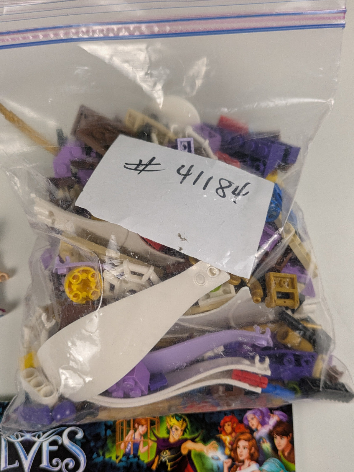Lego Elves: Aira's Airship & the Amulet Chase Set 41184