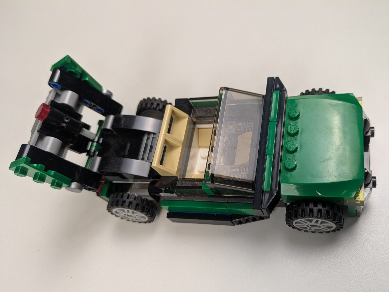 Lego Super Heroes: Green Vehicle (76004) & Yellow Vehicle (76002)