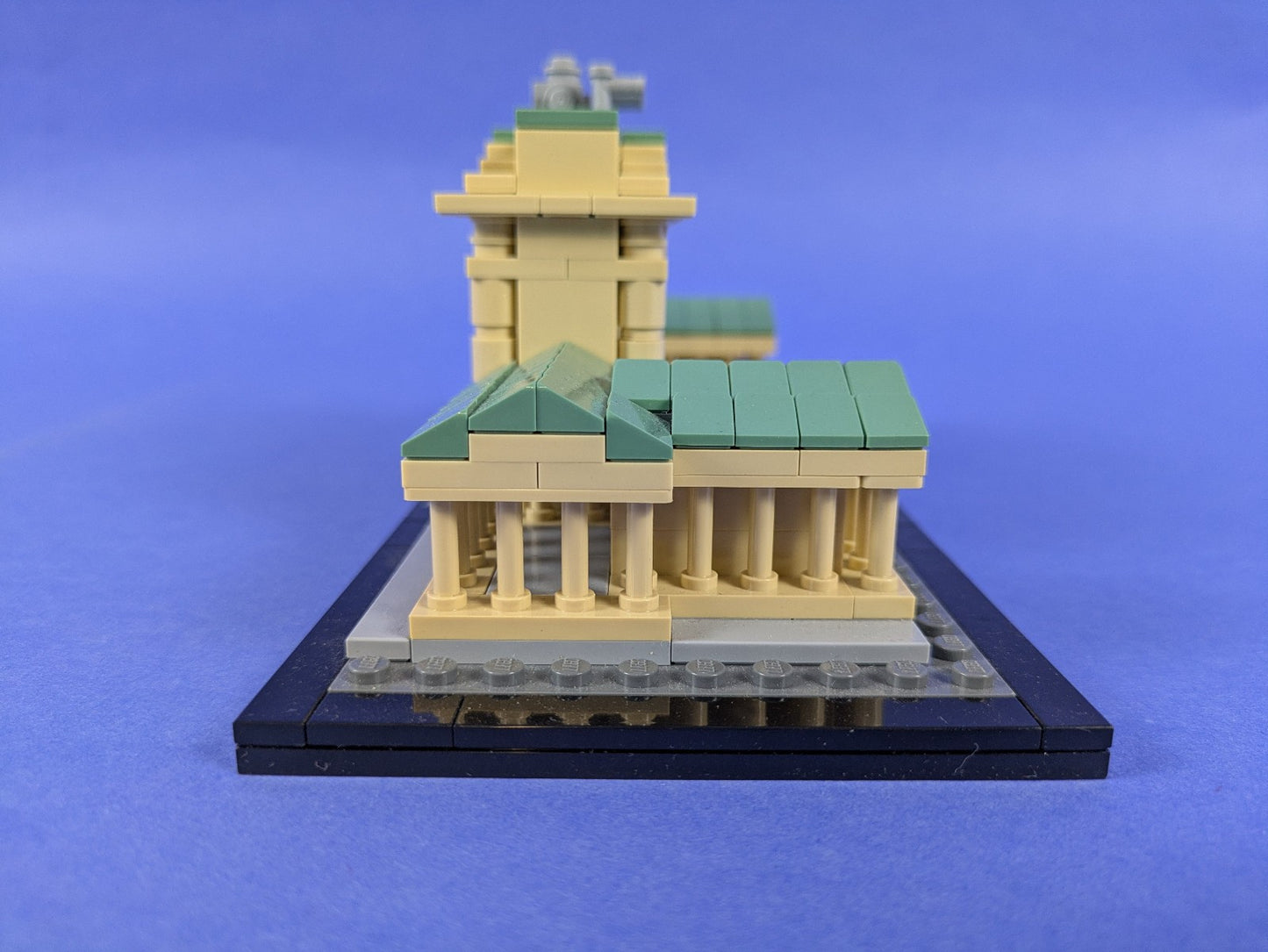 Lego Architecture: Brandenburg Gate Set 21011 Complete Set