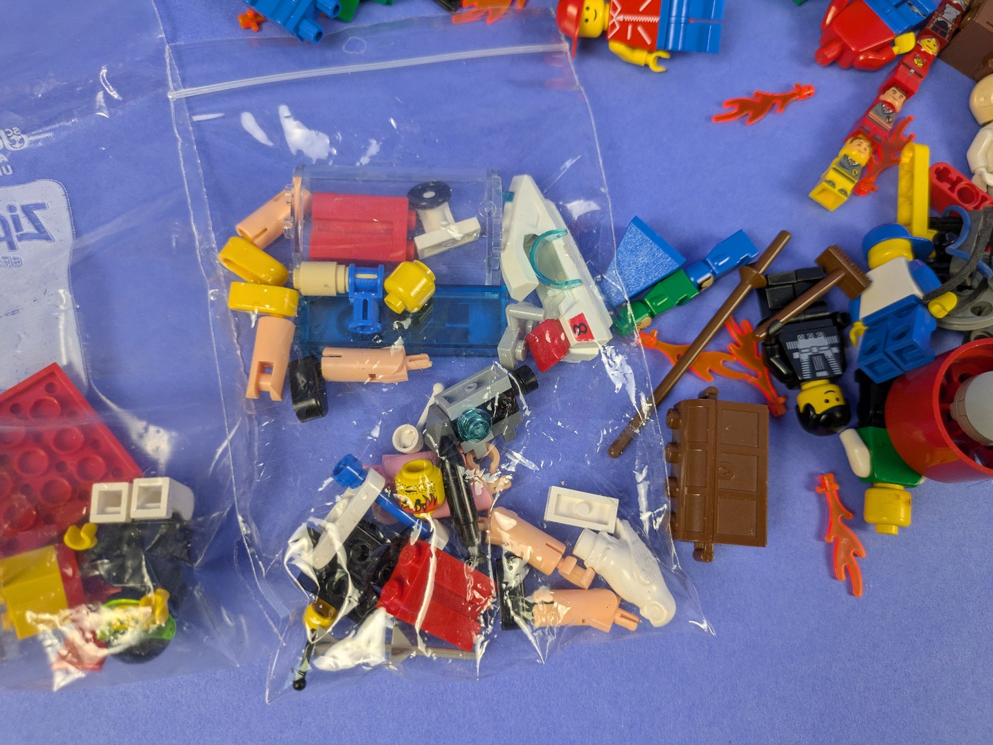 LEGO Assorted Minifigure and Random Parts/Pieces Bundle Lot - 11.9 oz