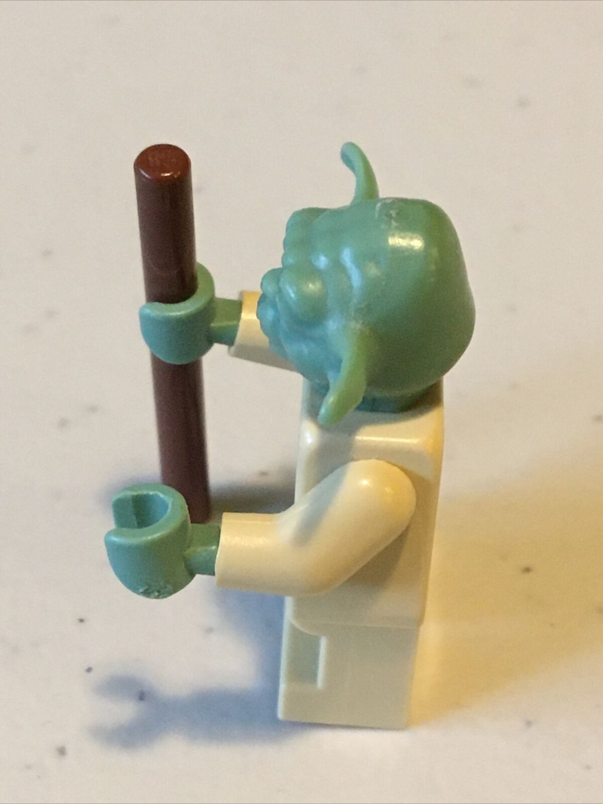Sw0051 LEGO Star Wars 2002 Yoda sw0051 **MISPRINT** Check the Left Compared t ...