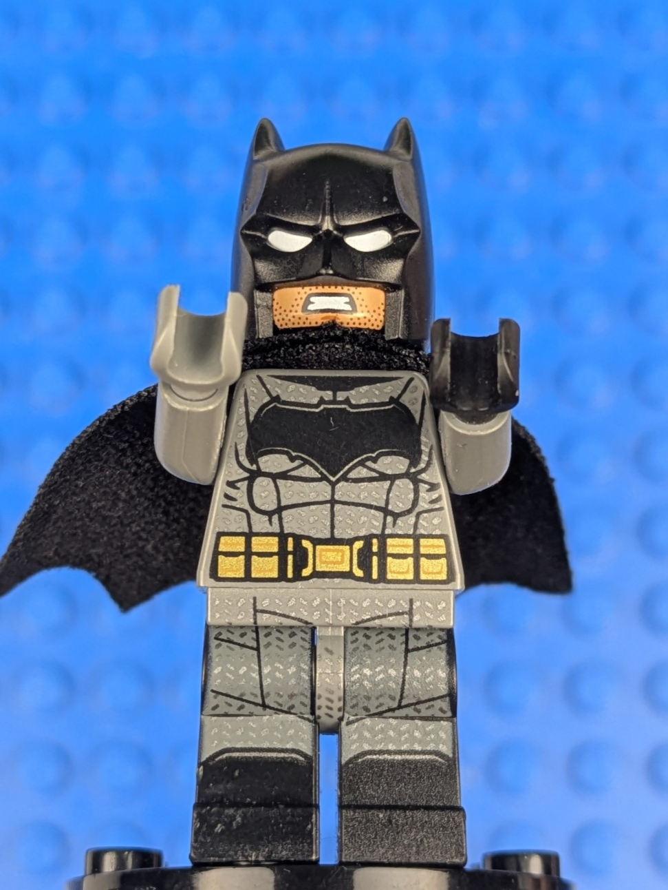 Lego Super Heroes: Batman - Dark Bluish Gray Suit sh0437 Set 76086