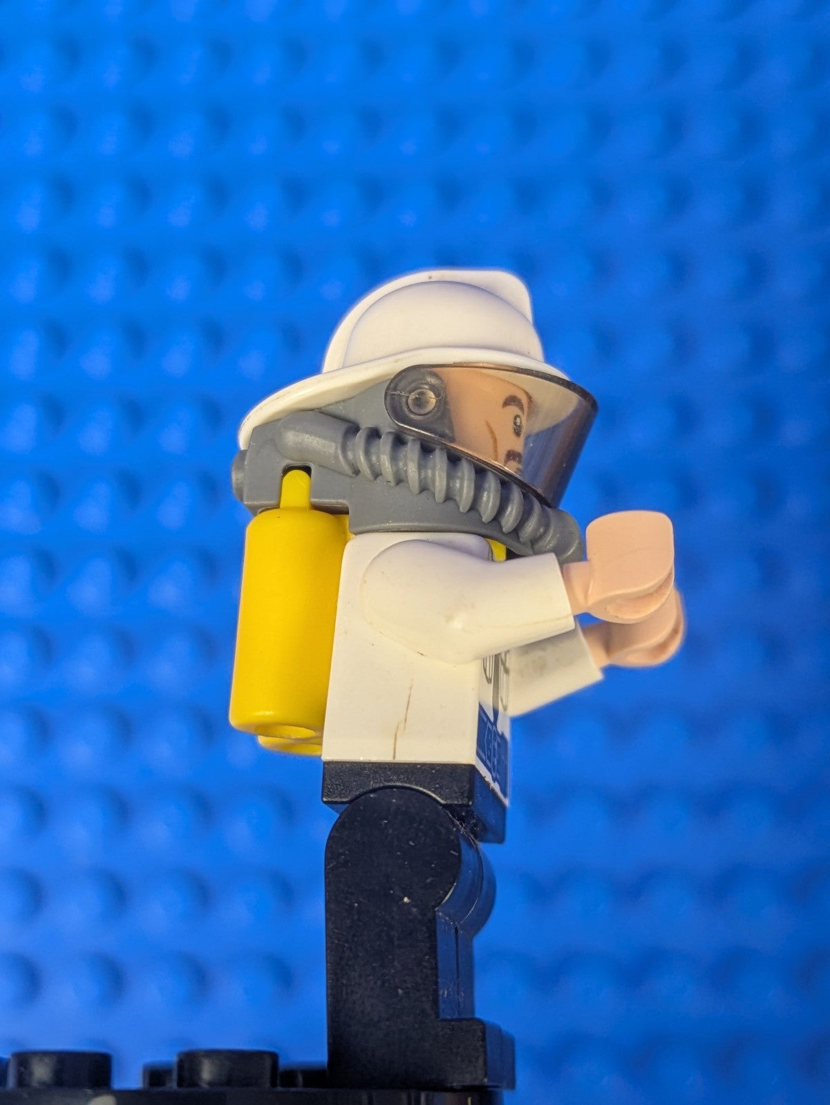 Lego Super Heroes: Security Guard, Fire Helmet sh0320 Set 70901