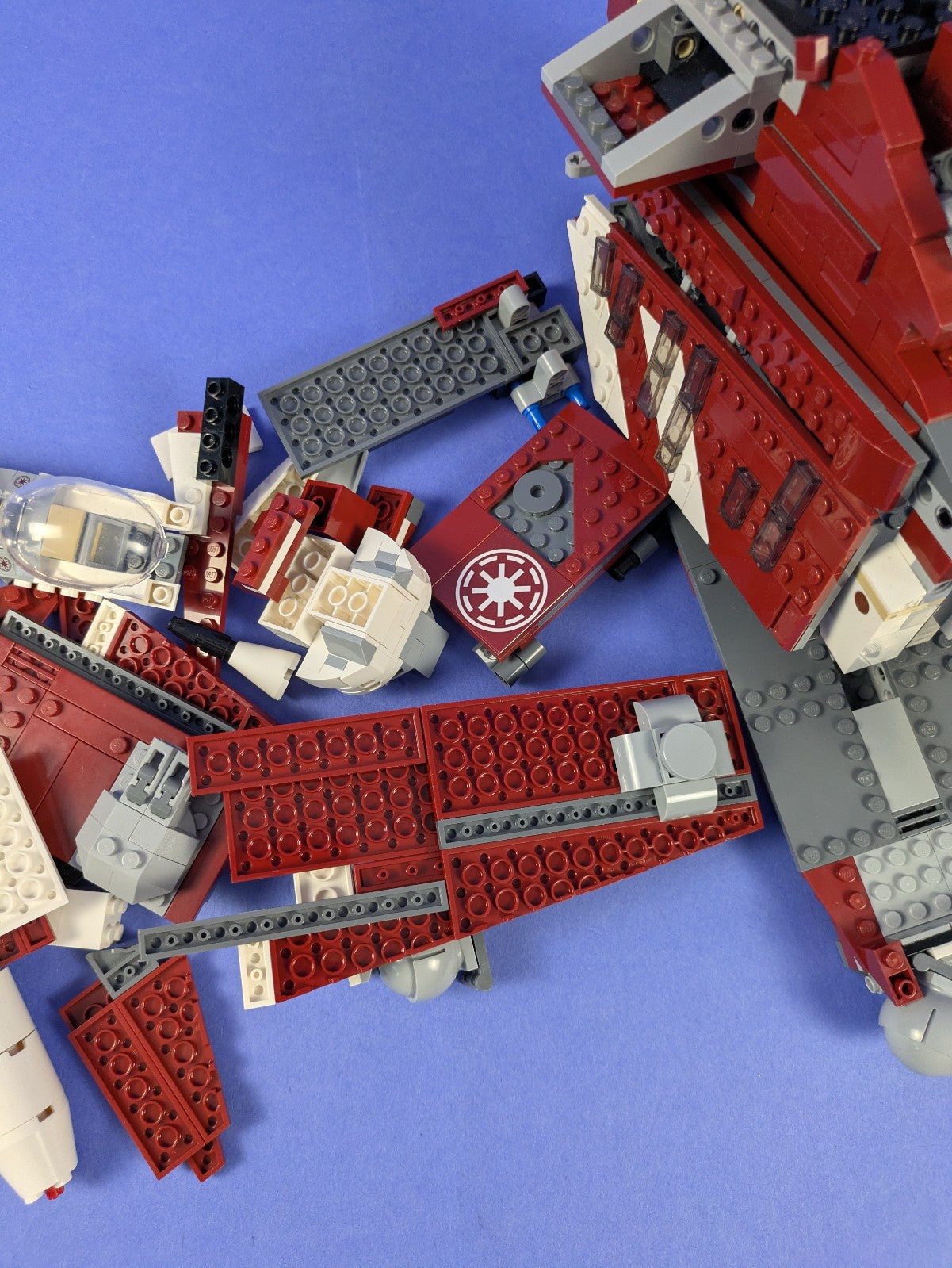 LEGO Star Wars Coruscant Guard Gunship 75354 Incomplete Set Pre-Owned