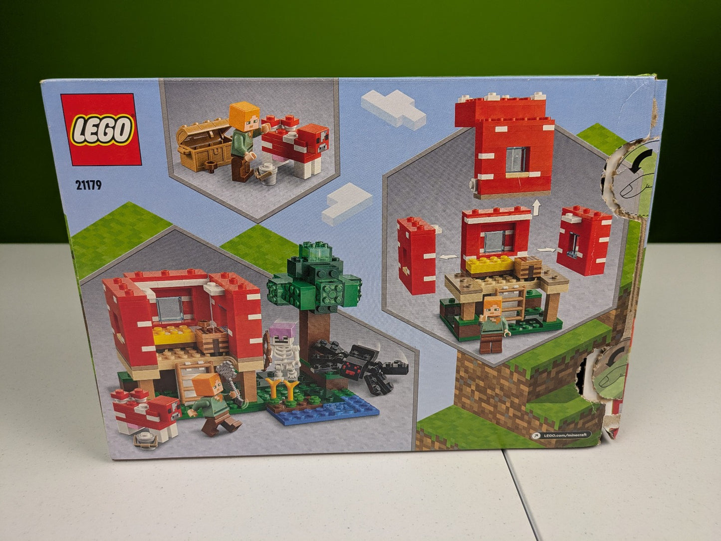 Lego Minecraft: The Mushroom House Set 21179 - without Instructions