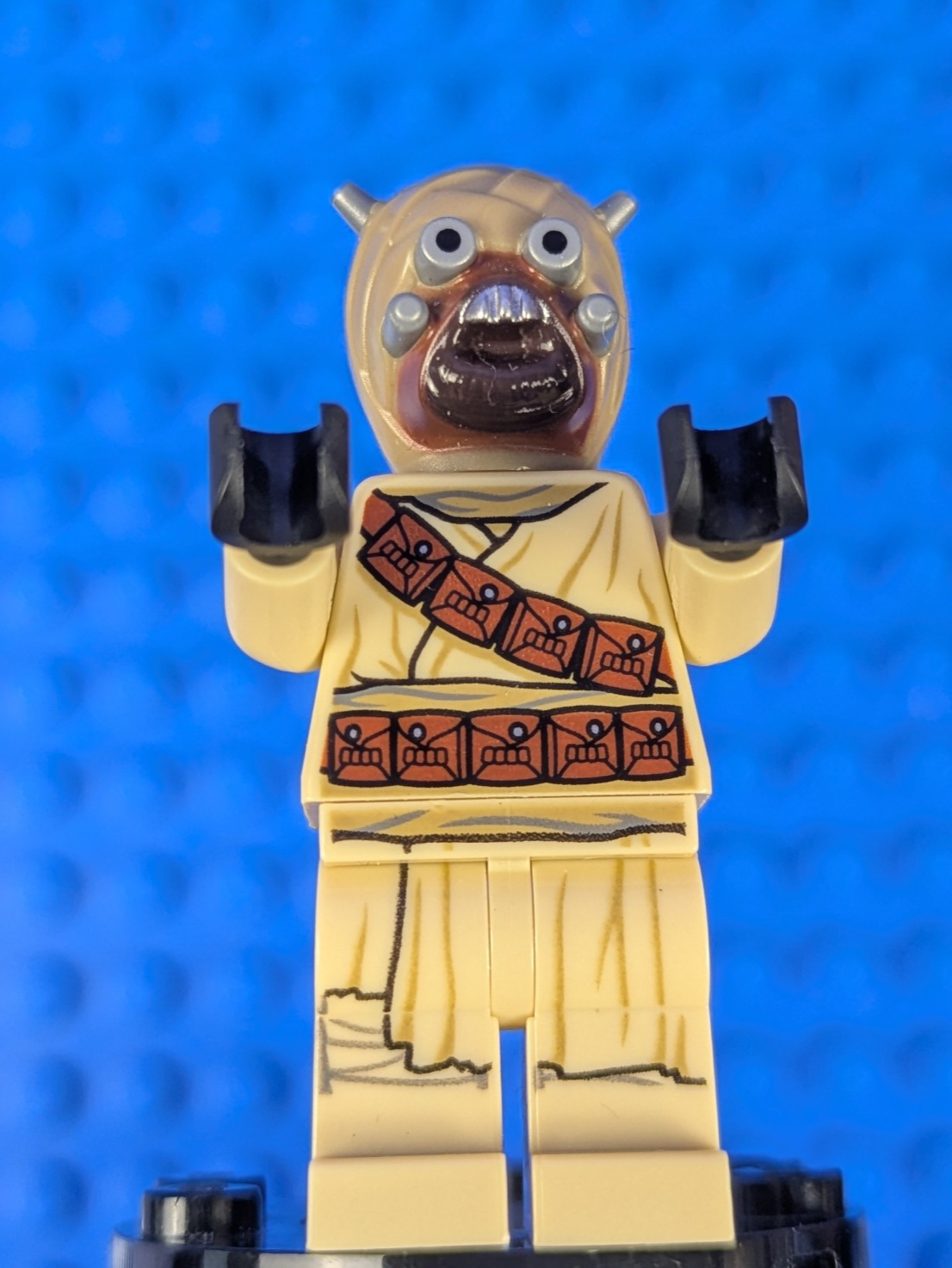 Lego Star Wars: Episode 4-6: Tusken Raider - Dark Tan Head sw1074 Set 75270