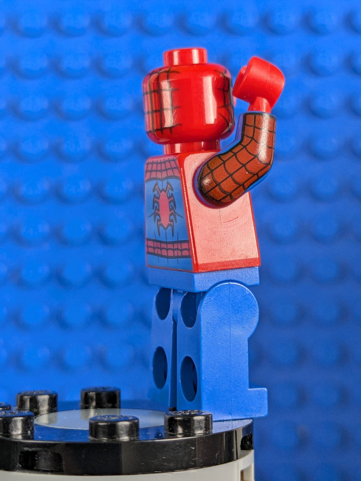 Lego Super Heroes: Spider-Man - Printed Blue Arms sh0684 Set 76175