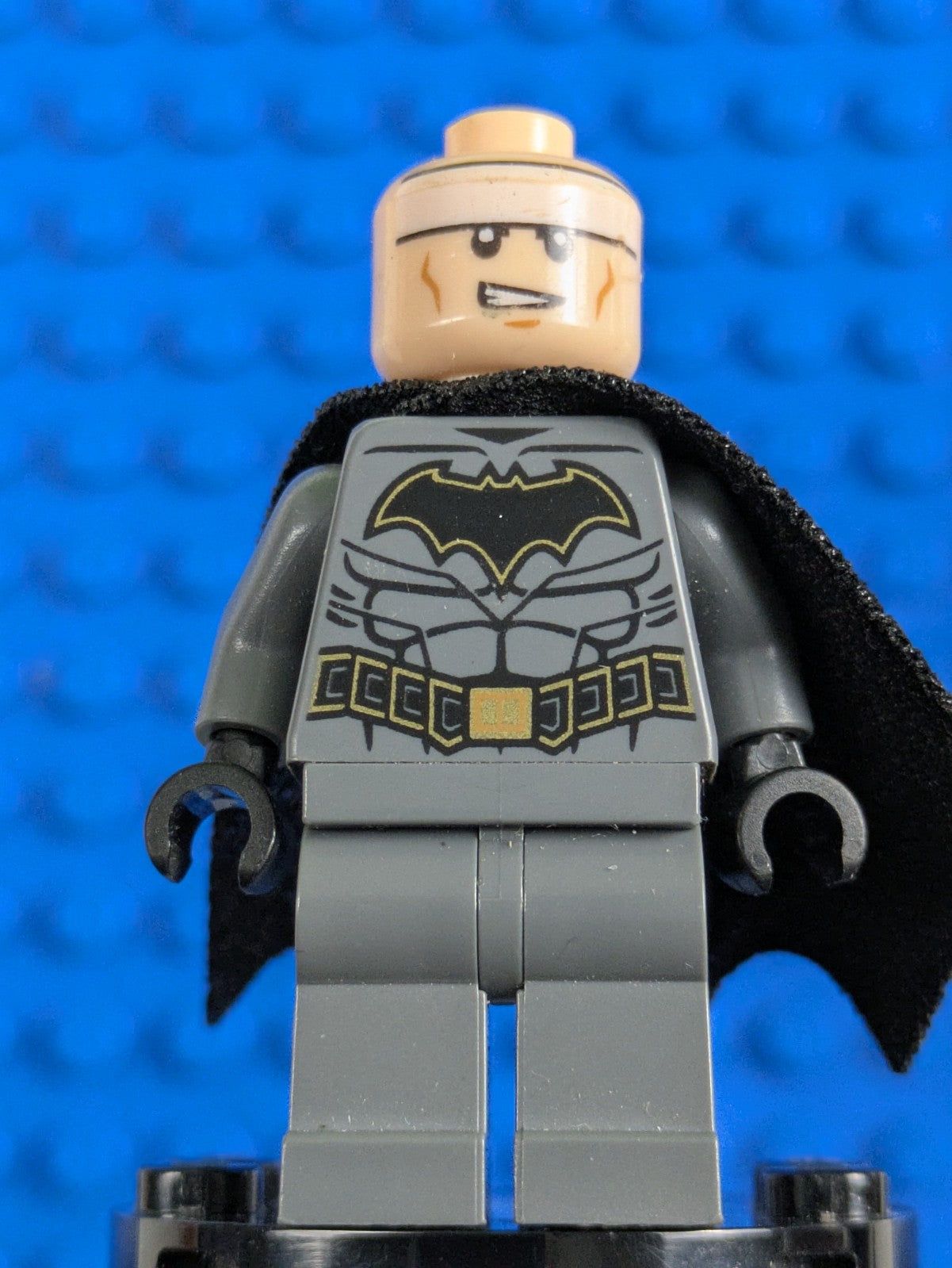 Lego Super Heroes: Batman - Dark Bluish Gray Suit sh0589 Set 76122