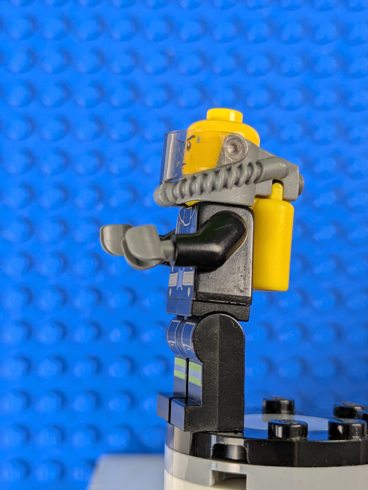 Lego Town: City: Fire - Reflective Stripes with Utility Belt cty0637 Set 60110
