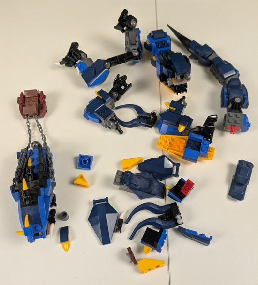 Lego NINJAGO: Hunted: Stormbringer Set 70652 - Incomplete Set