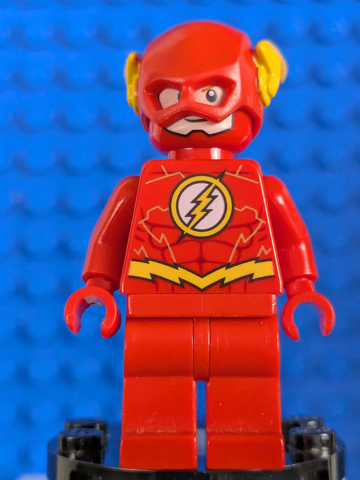 Lego Super Heroes: The Flash - Gold Outlines on Chest sh0473 Set 76098