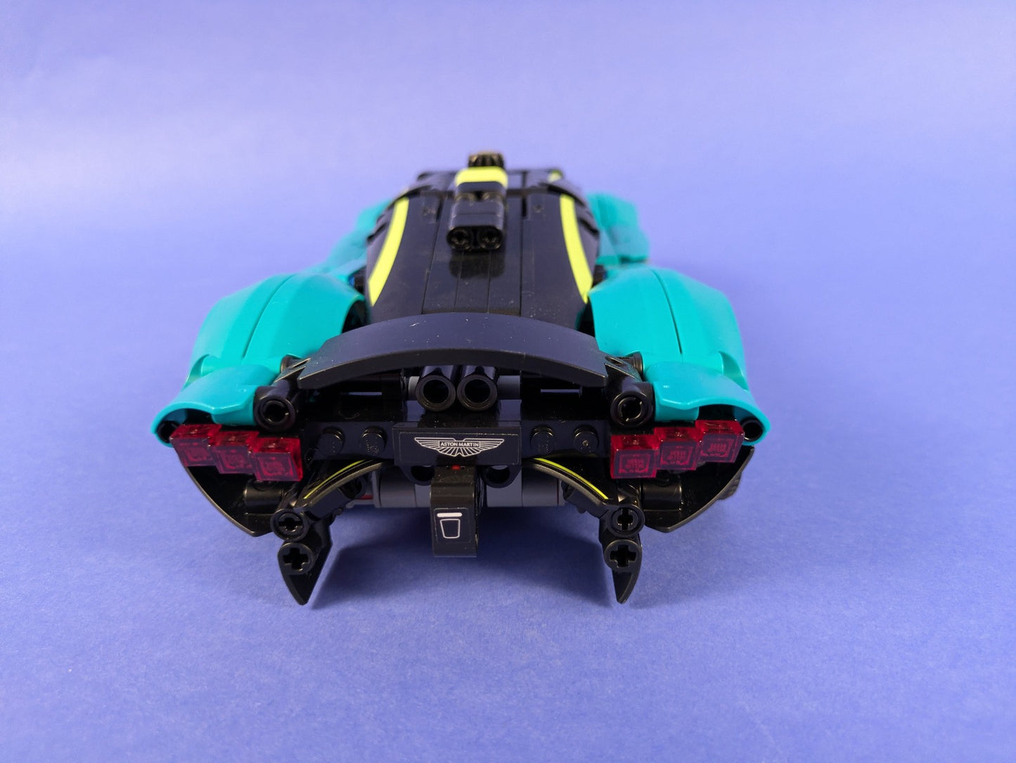 Lego Technic: Model: Race: Aston Martin Valkyrie Set 42208 Complete Set
