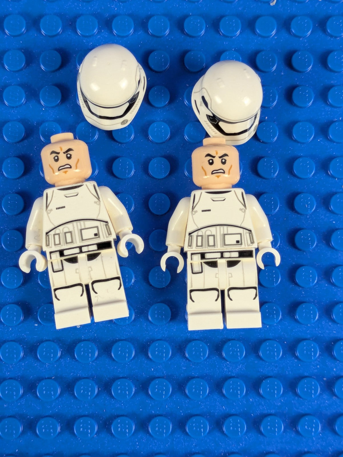 Lego Star Wars: First Order Stormtrooper - Rounded Mouth (2X) sw0667 Set 75103