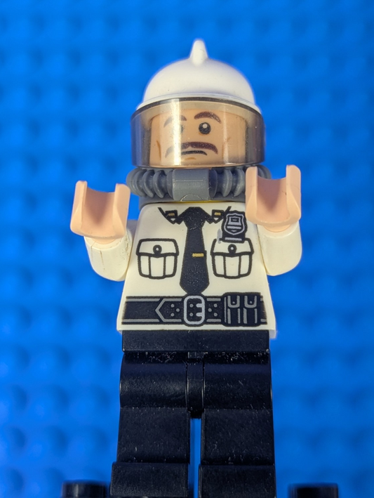 Lego Super Heroes: Security Guard, Fire Helmet sh0320 Set 70901