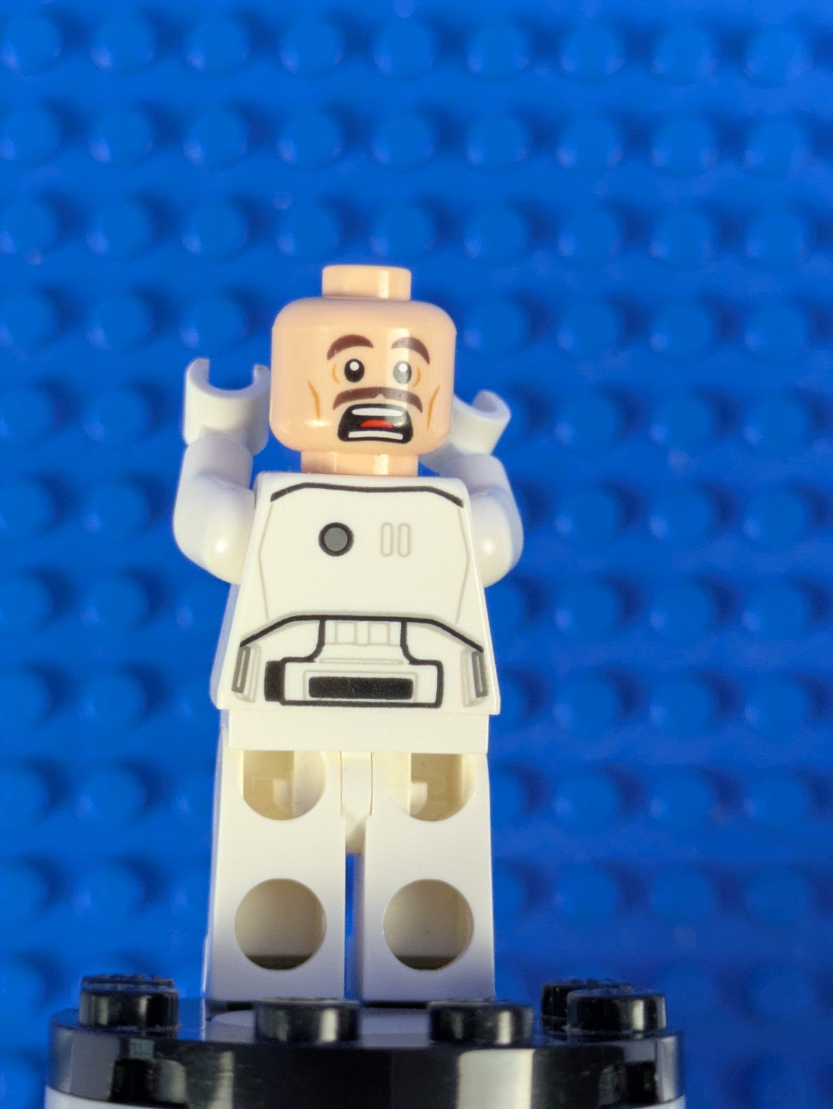 Lego Star Wars: Episode 9: First Order Treadspeeder Driver sw1056 Set 75250