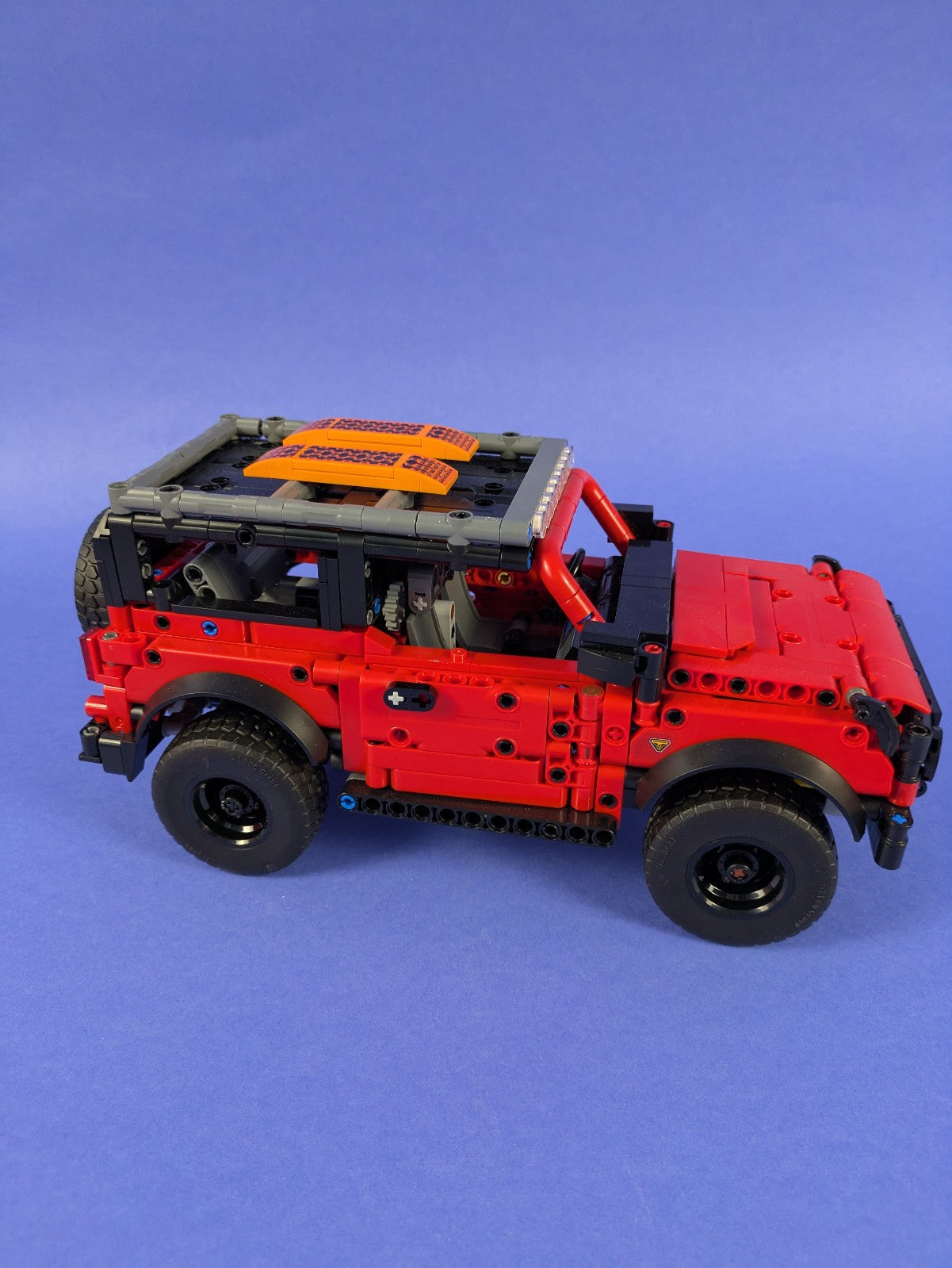 Lego Technic: Model: Off-Road: Ford Bronco SUV Set 42213 Complete Set
