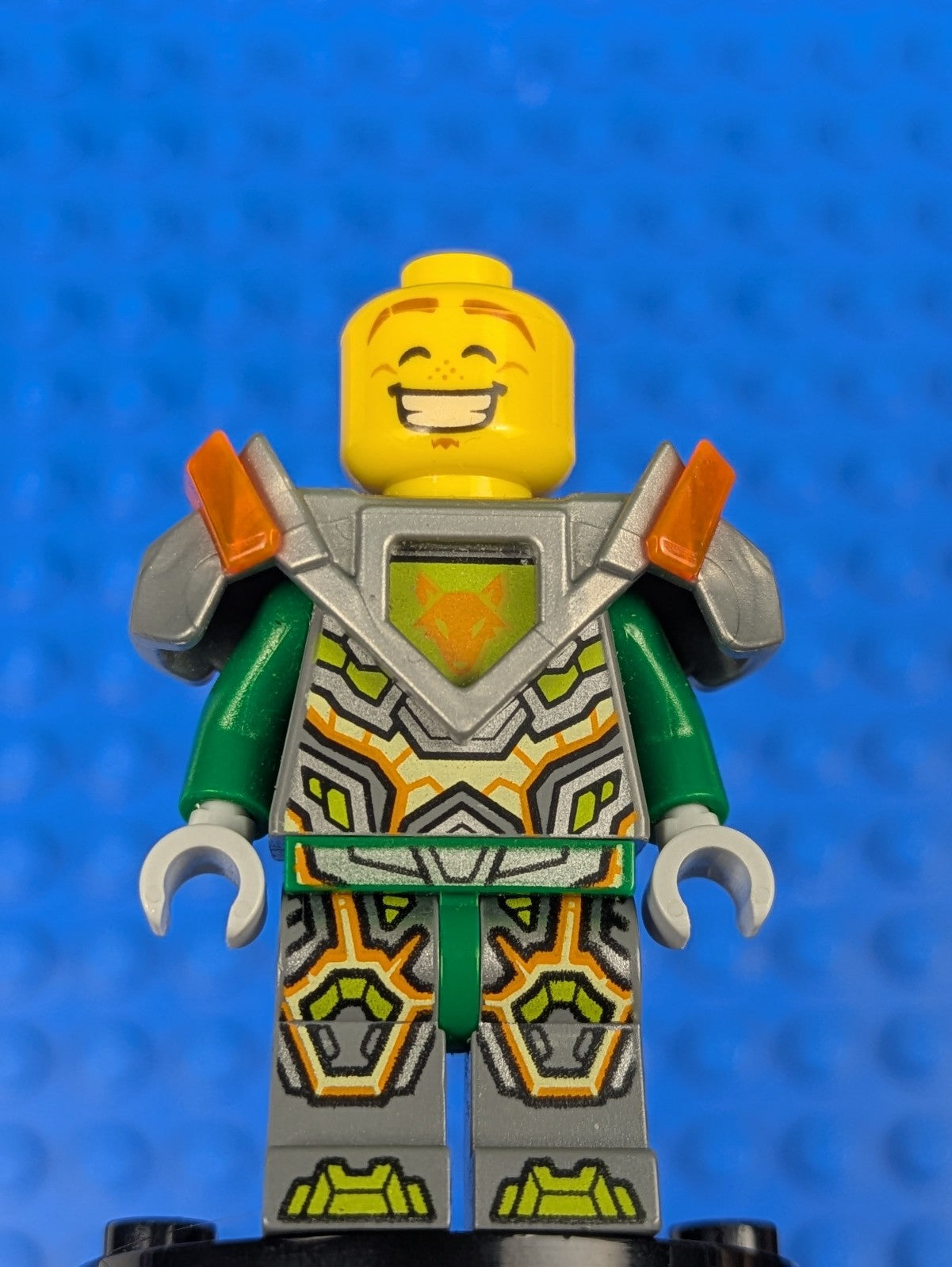 Lego NEXO KNIGHTS: Aaron Fox - Trans-Neon Orange Visor nex068 Set 70355