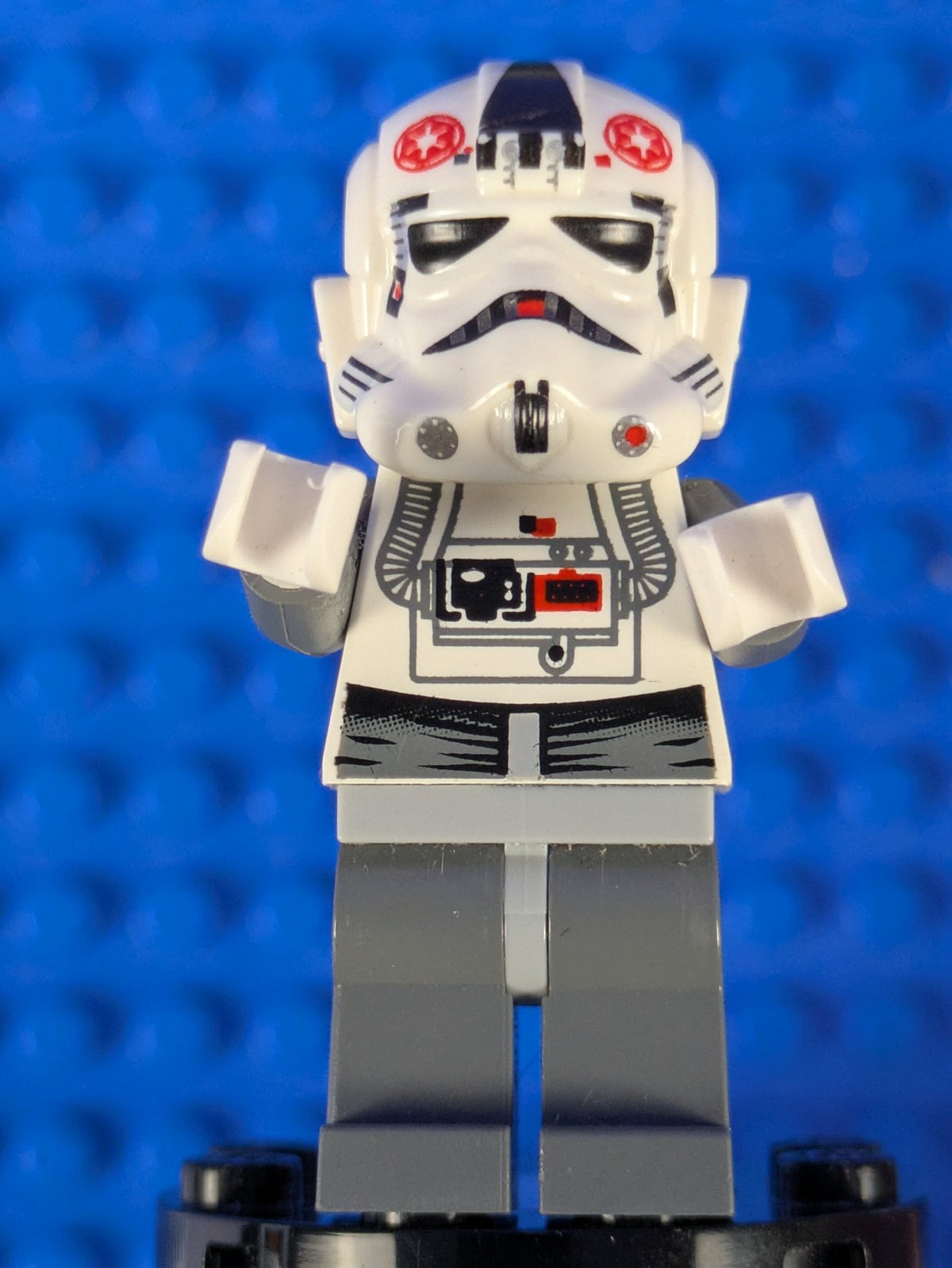 Lego Star Wars: Episode 4-6: AT-AT Driver - Red Imperial Logo sw0262 Set 8129