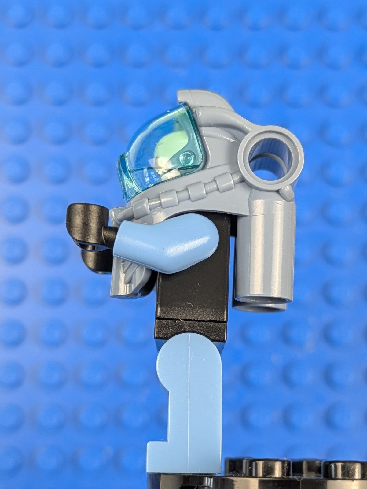 Lego Super Heroes: Batman II: Mr. Freeze - Medium Blue sh0049 Set 76000