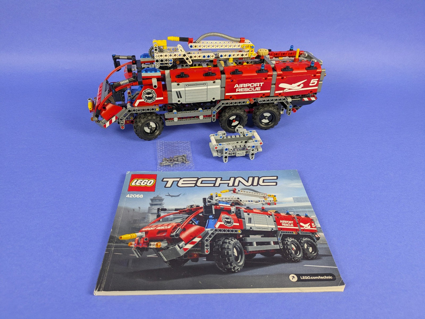 Lego Technic: Model: Fire: Airport Rescue Vehicle 42068