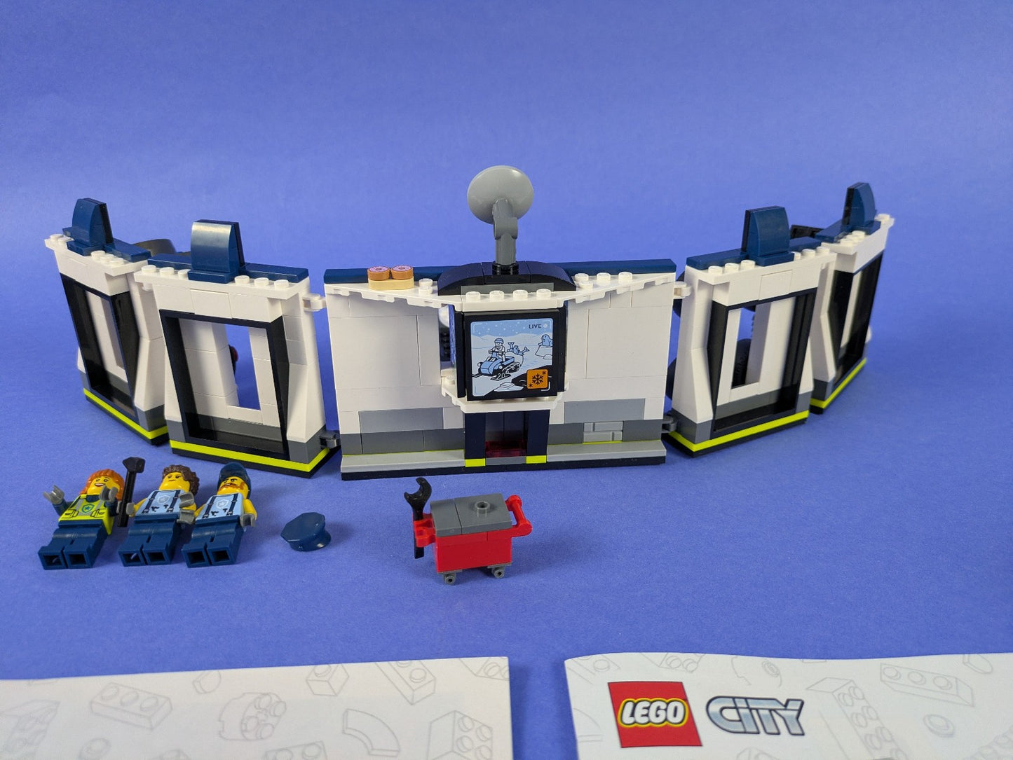 Lego Town: City: Police: Custom Police Garage Set 60457 Complete Set