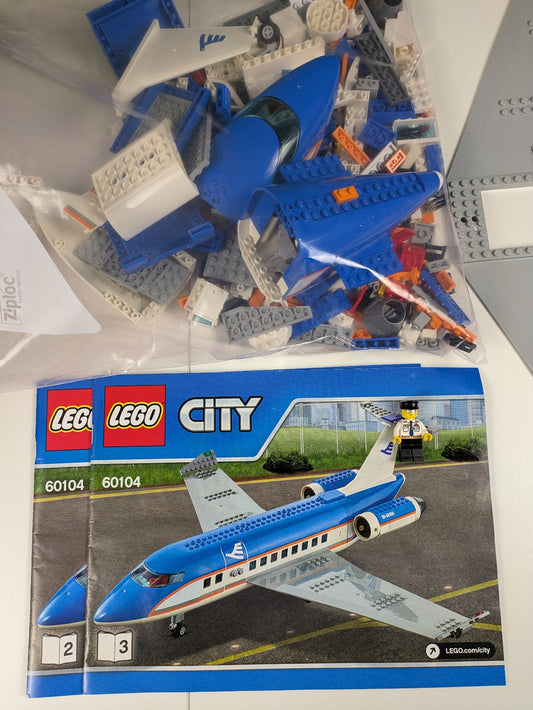 Lego Town: City: Airport: Airport Passenger Terminal Set 60104 - Incomplete Set