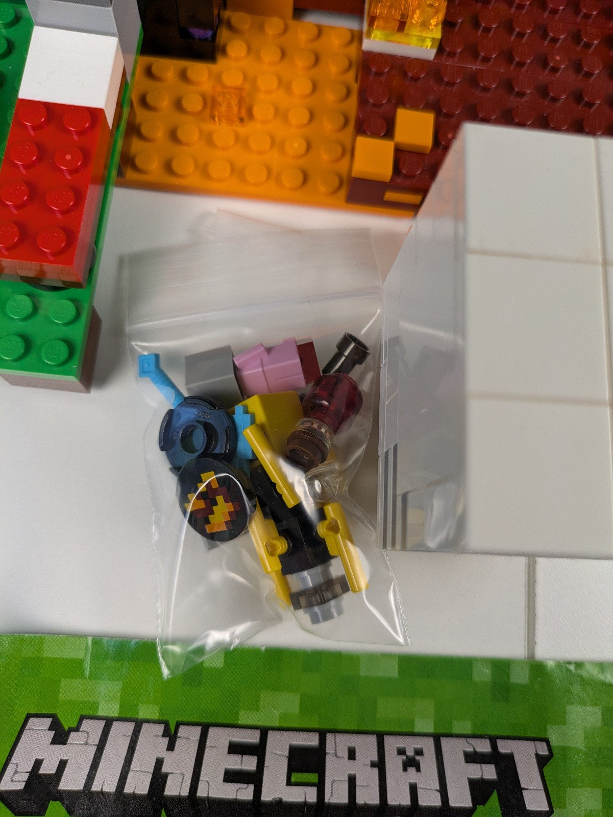 Lego Minecraft: The Nether Portal Set 21143 - w/ Instructions