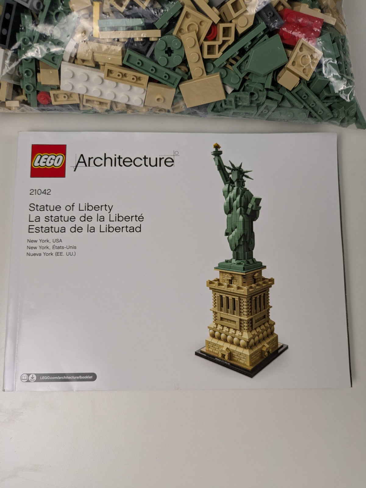 Lego Architecture: Statue of Liberty - New York, USA Set 21042 - w/ Instructions