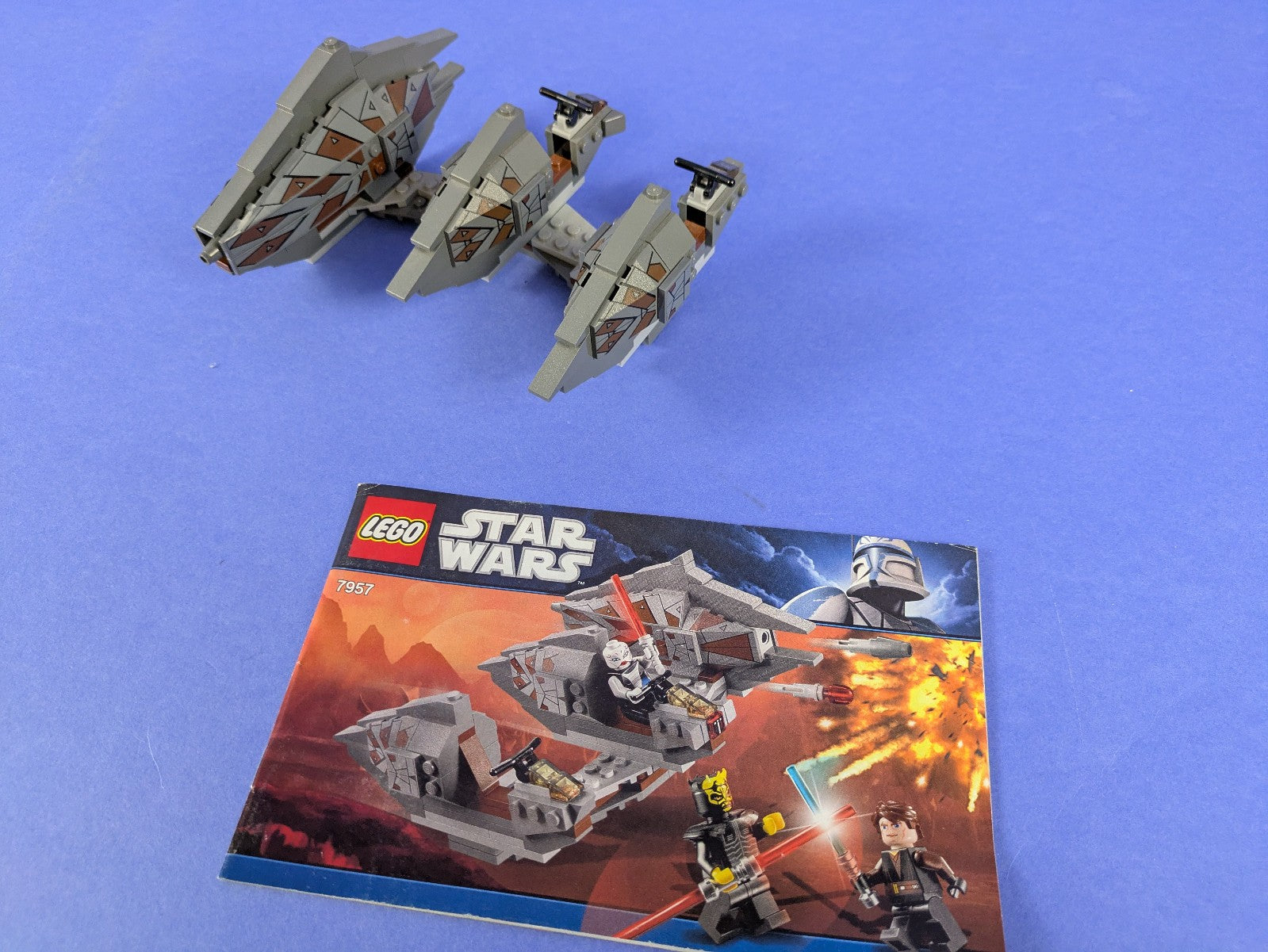 Lego Star Wars: The Clone Wars: Sith Nightspeeder Set 7957 with Instructions