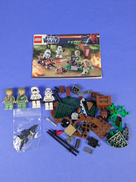 LEGO Star Wars Endor Rebel Trooper & Imperial Trooper Battle Pack 9489 Pre-Owned