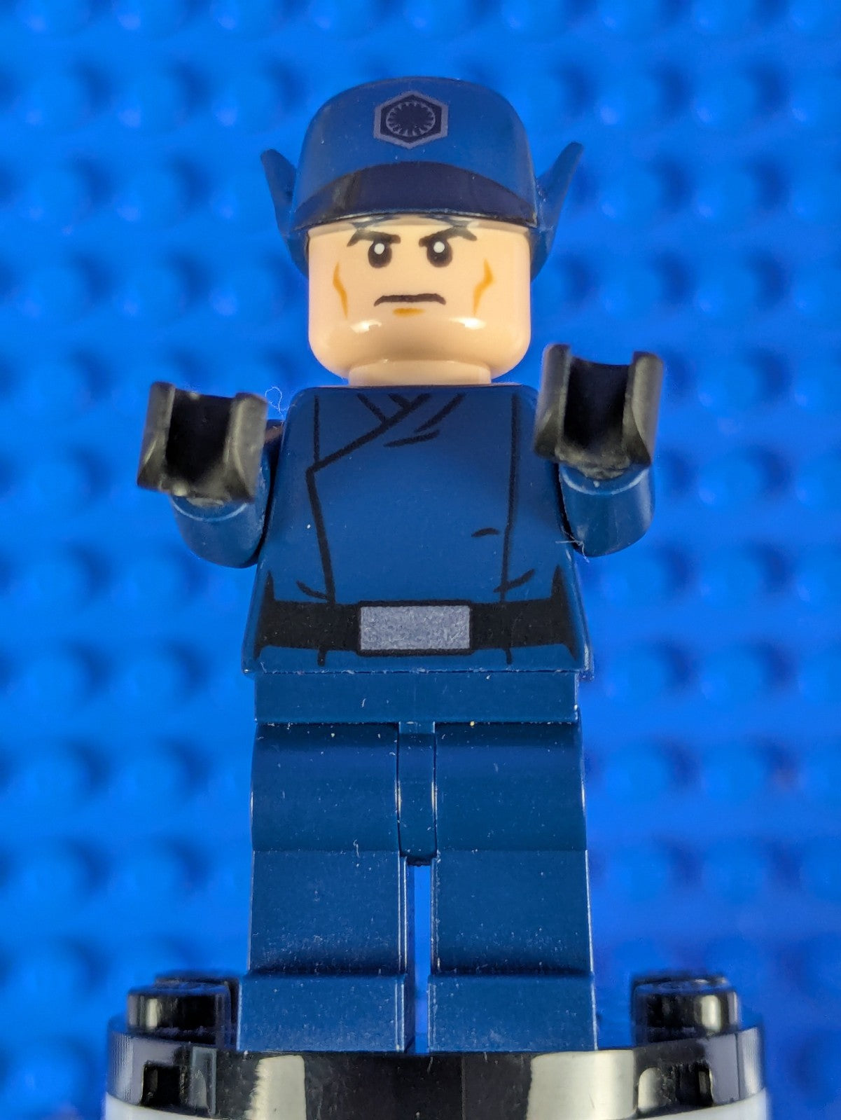 Lego Star Wars: First Order Officer (Colonel Erich S. Datoo) sw0832 Set 75166