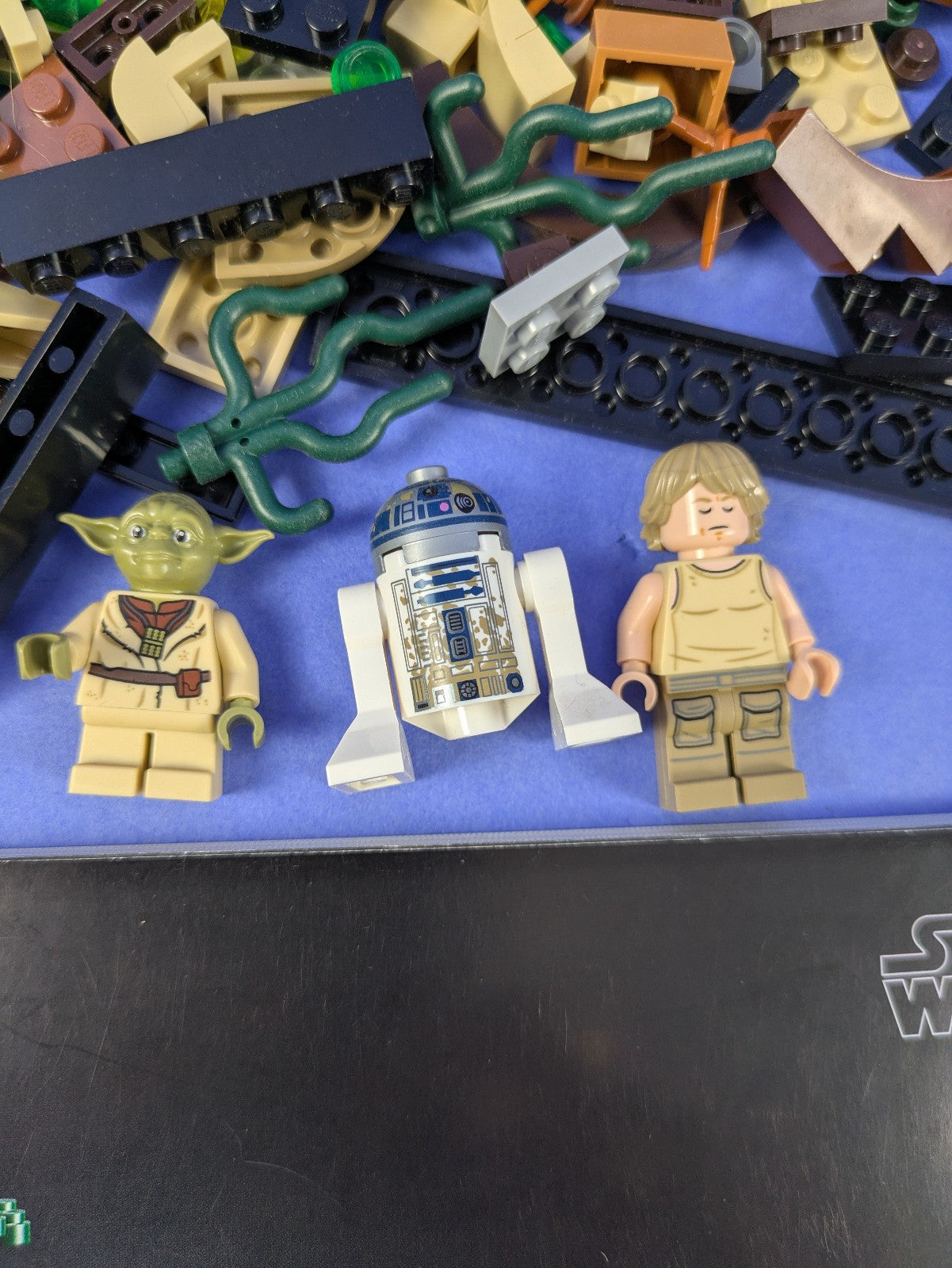 LEGO Star Wars Dagobah Jedi Training Diorama 75330 Complete Set Pre-Owned