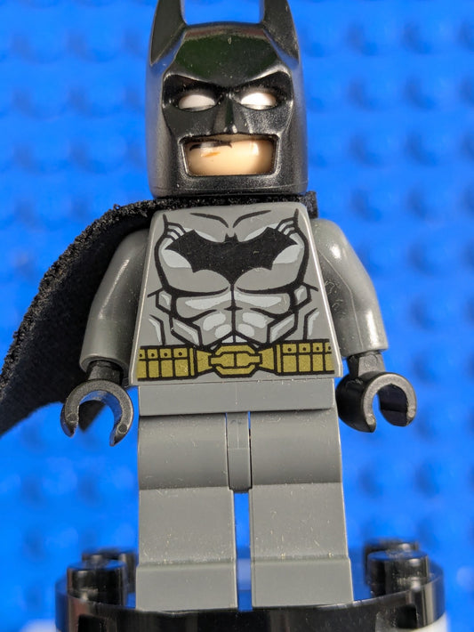 Lego Super Heroes: Batman - Dark Bluish Gray Suit sh0151 Set 76026