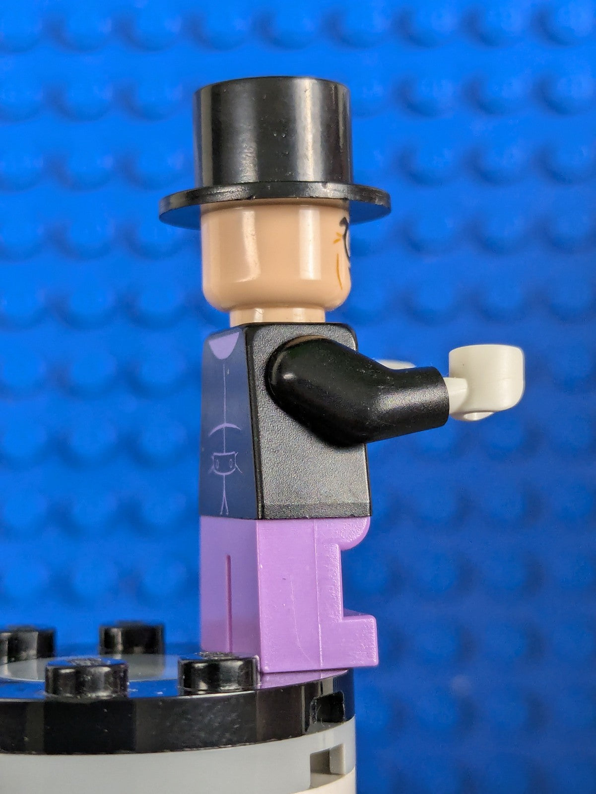 Lego Super Heroes: The Penguin - Medium Lavender Short Legs sh0647 Set 76158