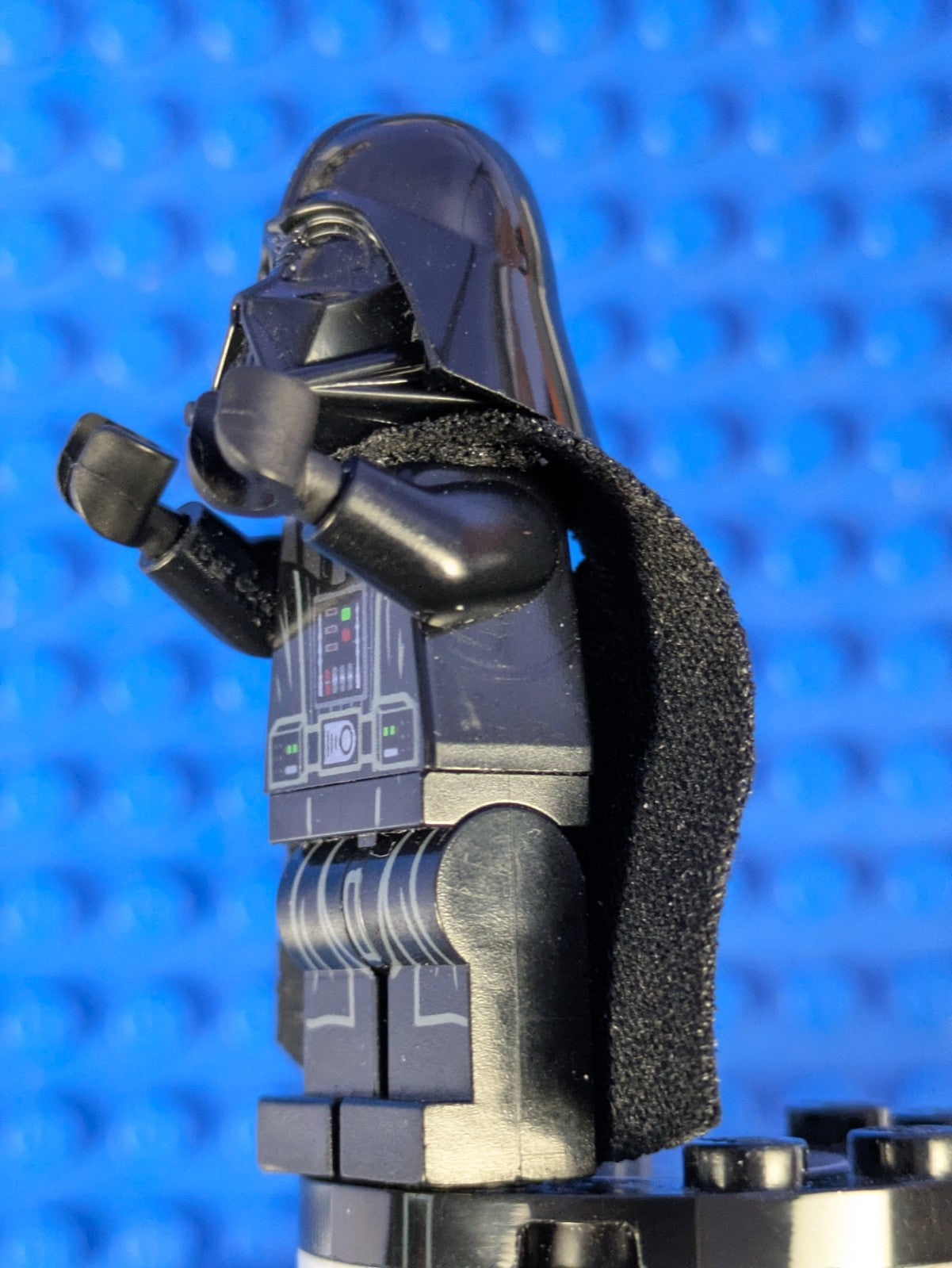 Lego Star Wars: Darth Vader (Light Nougat Head, Plain Arms) sw0834 Set 75183