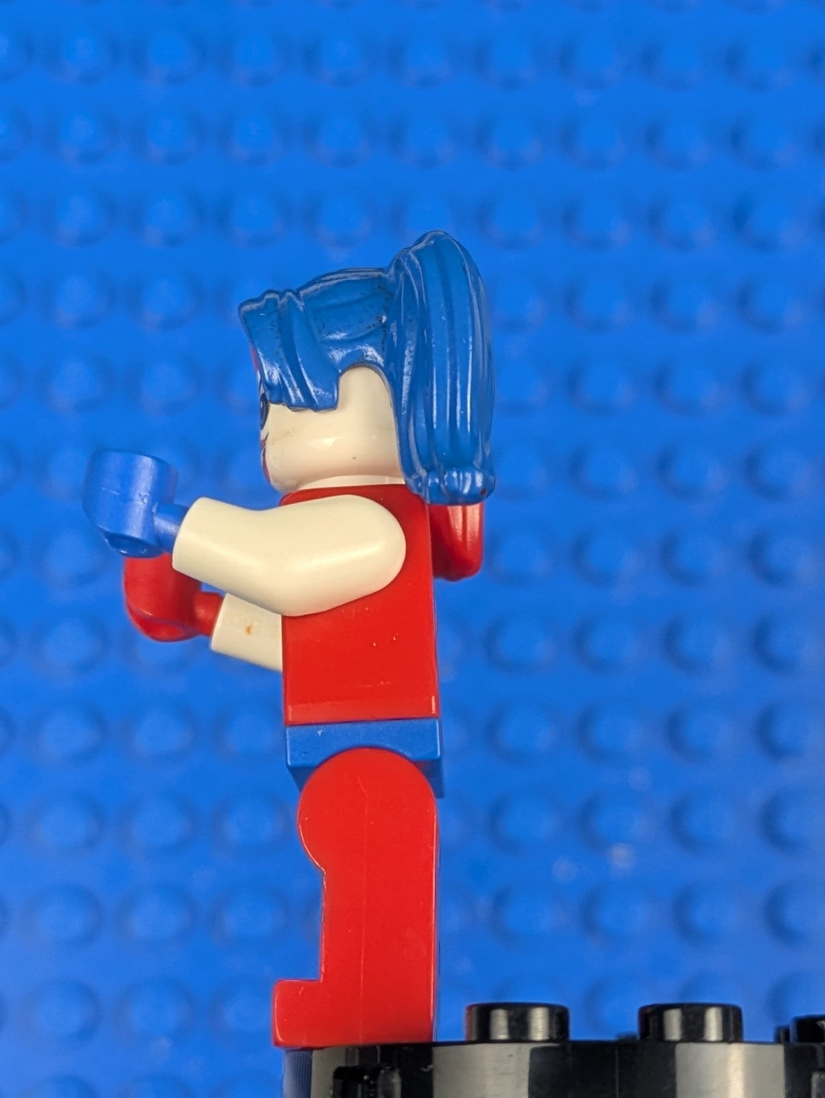 Lego Super Heroes: Batman II: Harley Quinn - Blue and Red Hands sh0260 Set 76053