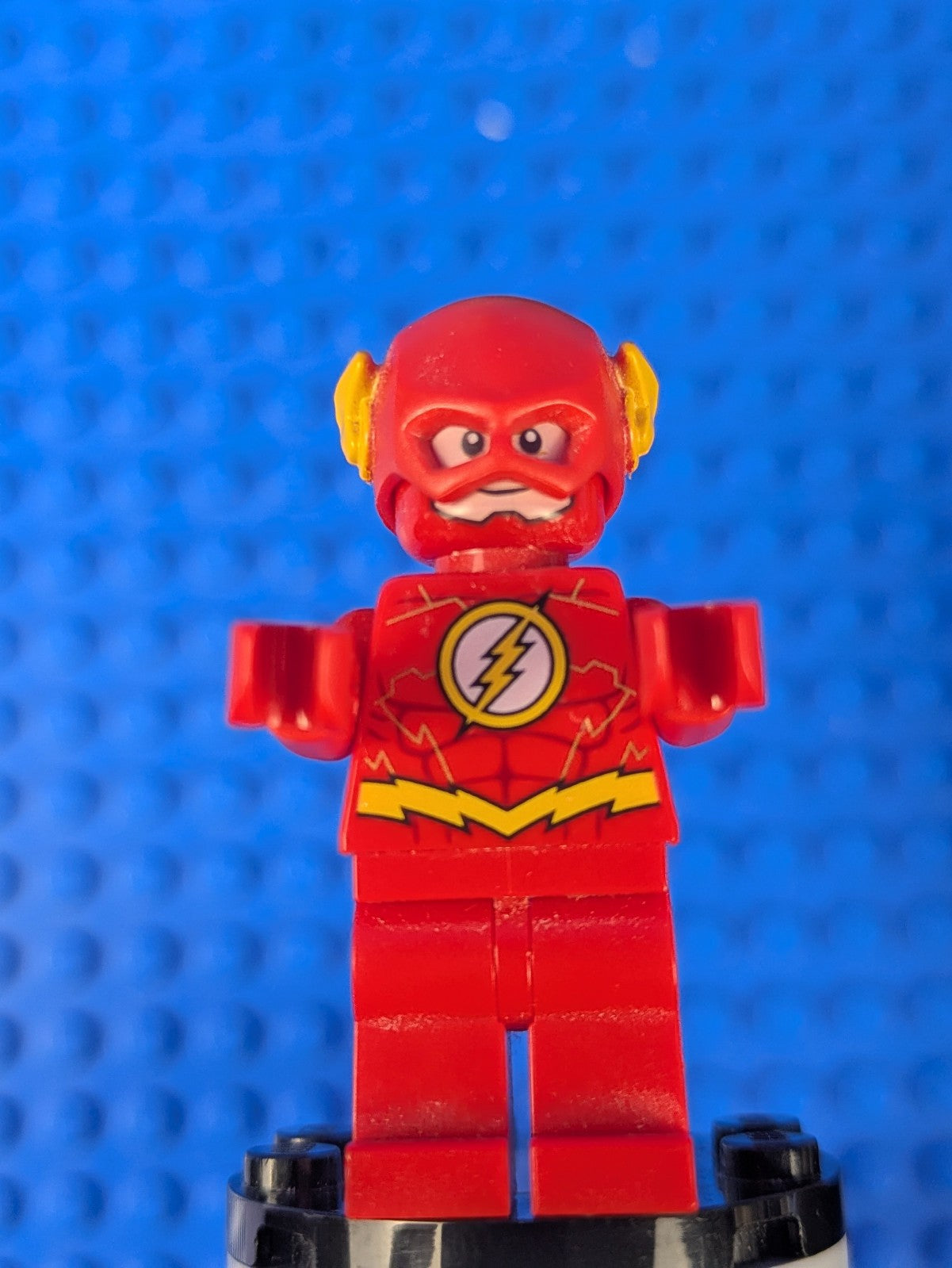 Lego Super Heroes: The Flash - Gold Outlines on Chest sh0473 Sets 76098, 211904