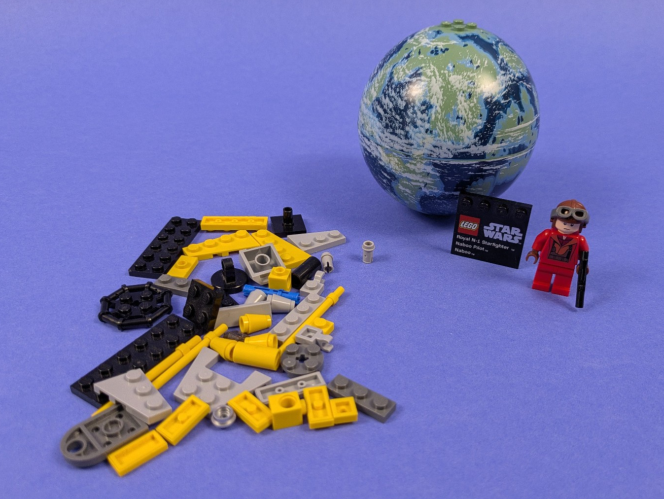 LEGO Star Wars Naboo Starfighter & Naboo 9674 Complete Set Pre-Owned