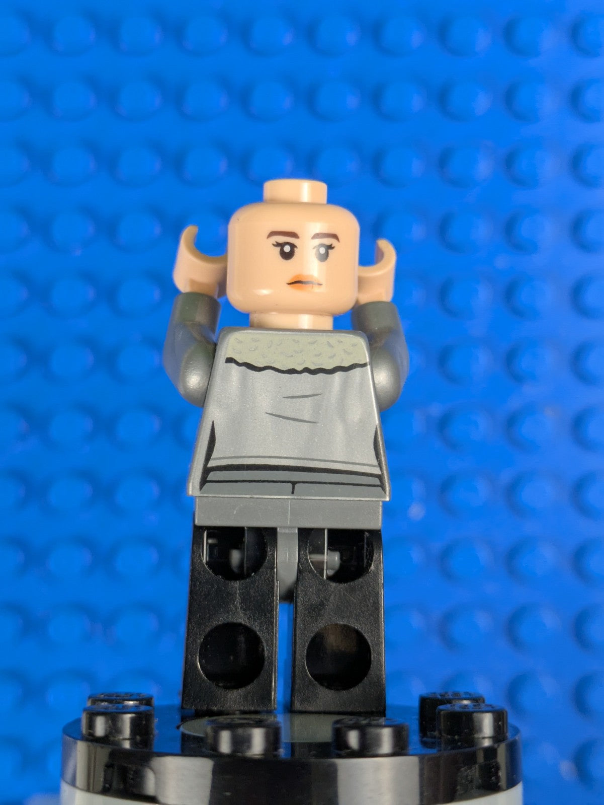 Lego Star Wars: Star Wars Solo: Qi'ra - Jacket with Collar sw0916 Set 75209