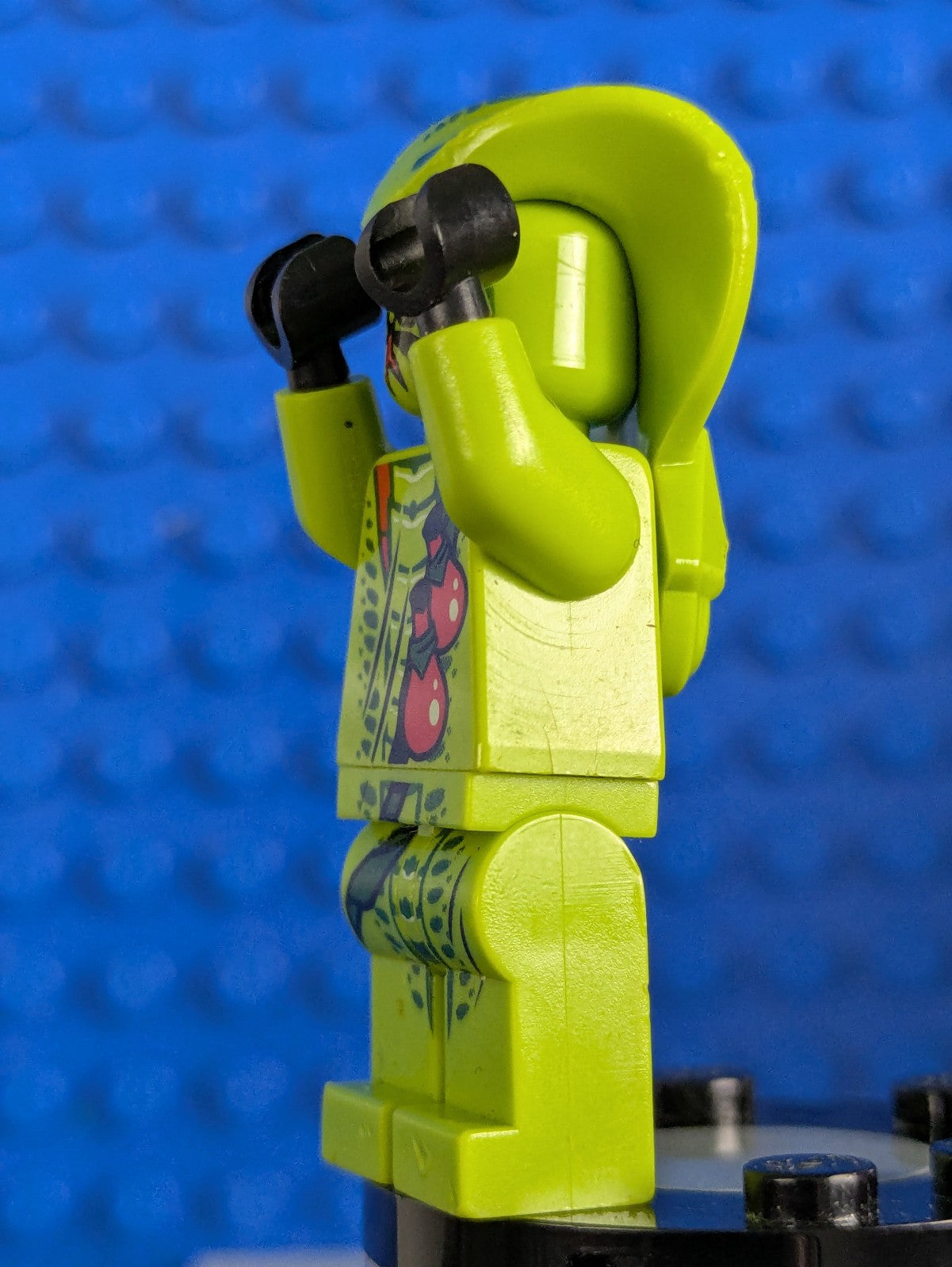 Lego NINJAGO: Rise of the Snakes: Lasha - Red Vials njo0051 Set 9447