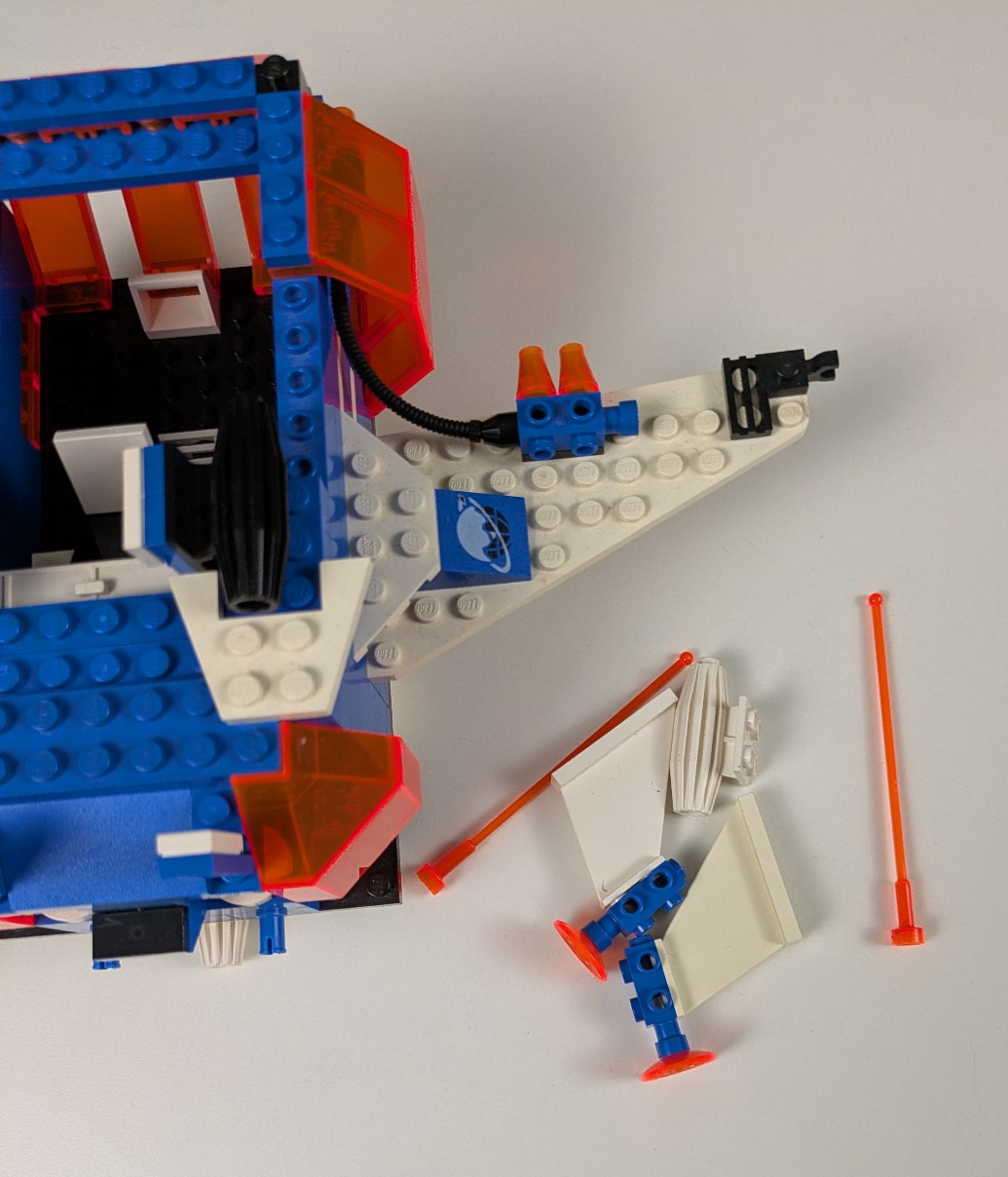 Lego Space: Ice Planet 2002: Deep Freeze Defender Set 6973