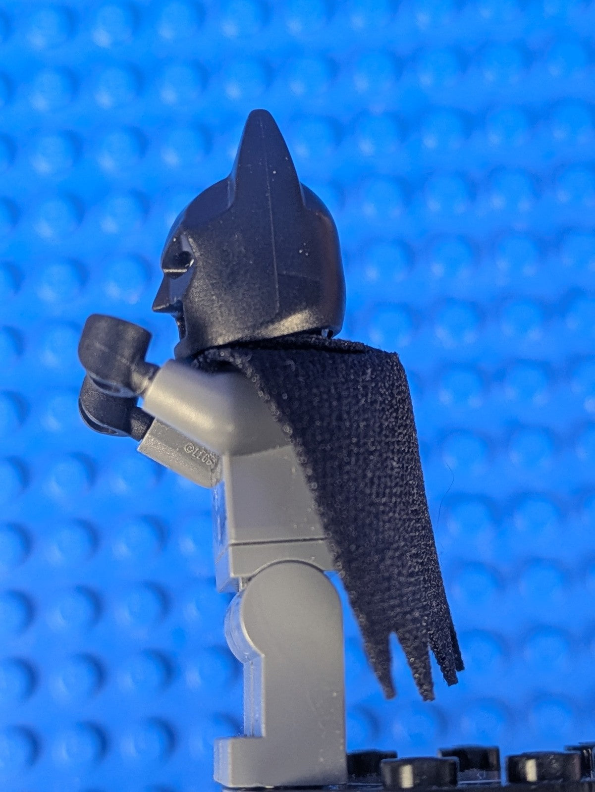 Lego Super Heroes: Batman - Dark Bluish Gray Suit sh0589a Set 76160