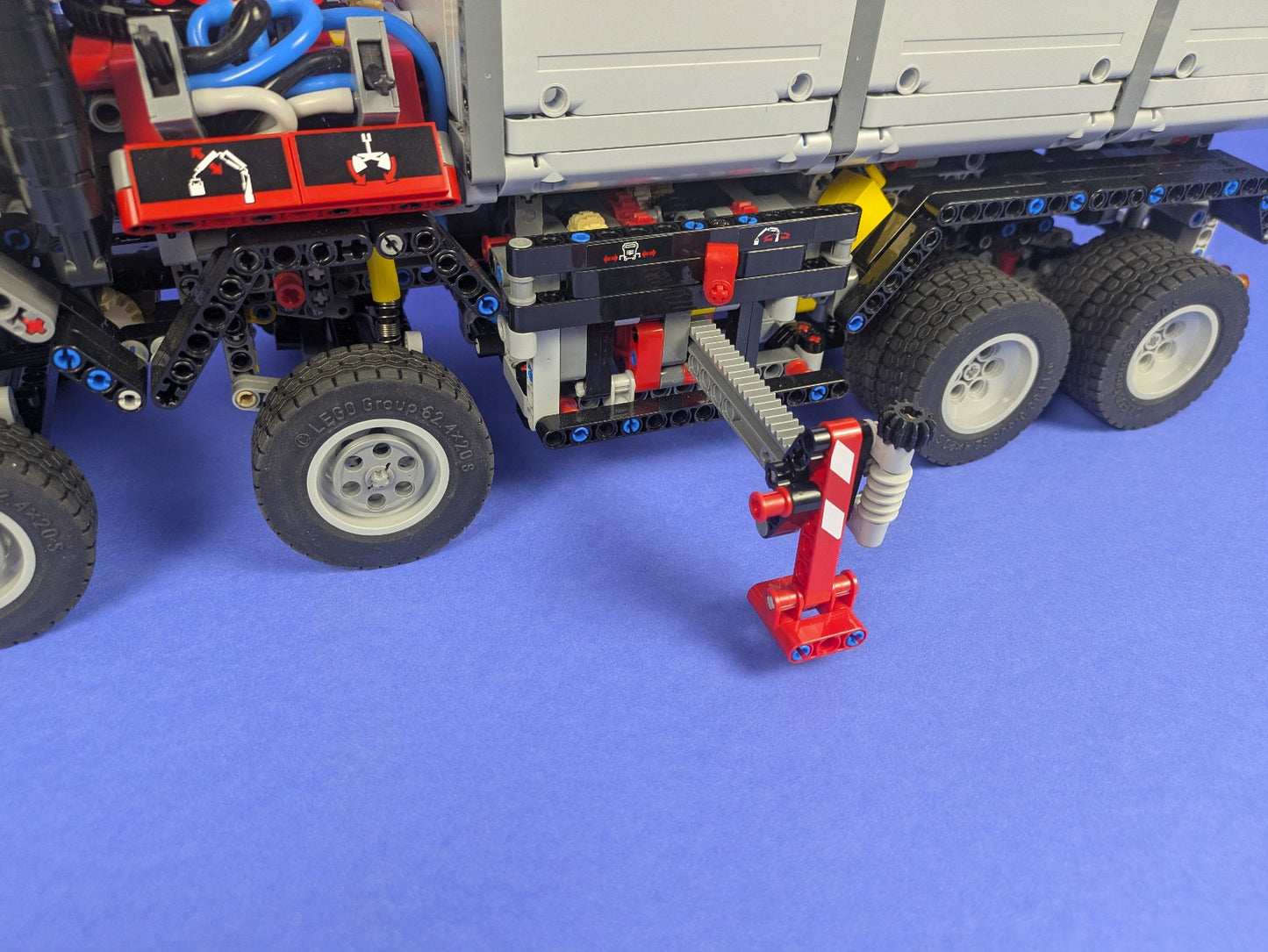 Lego Technic: Mercedes-Benz Arocs 3245 42043 - Complete w/ Instructions