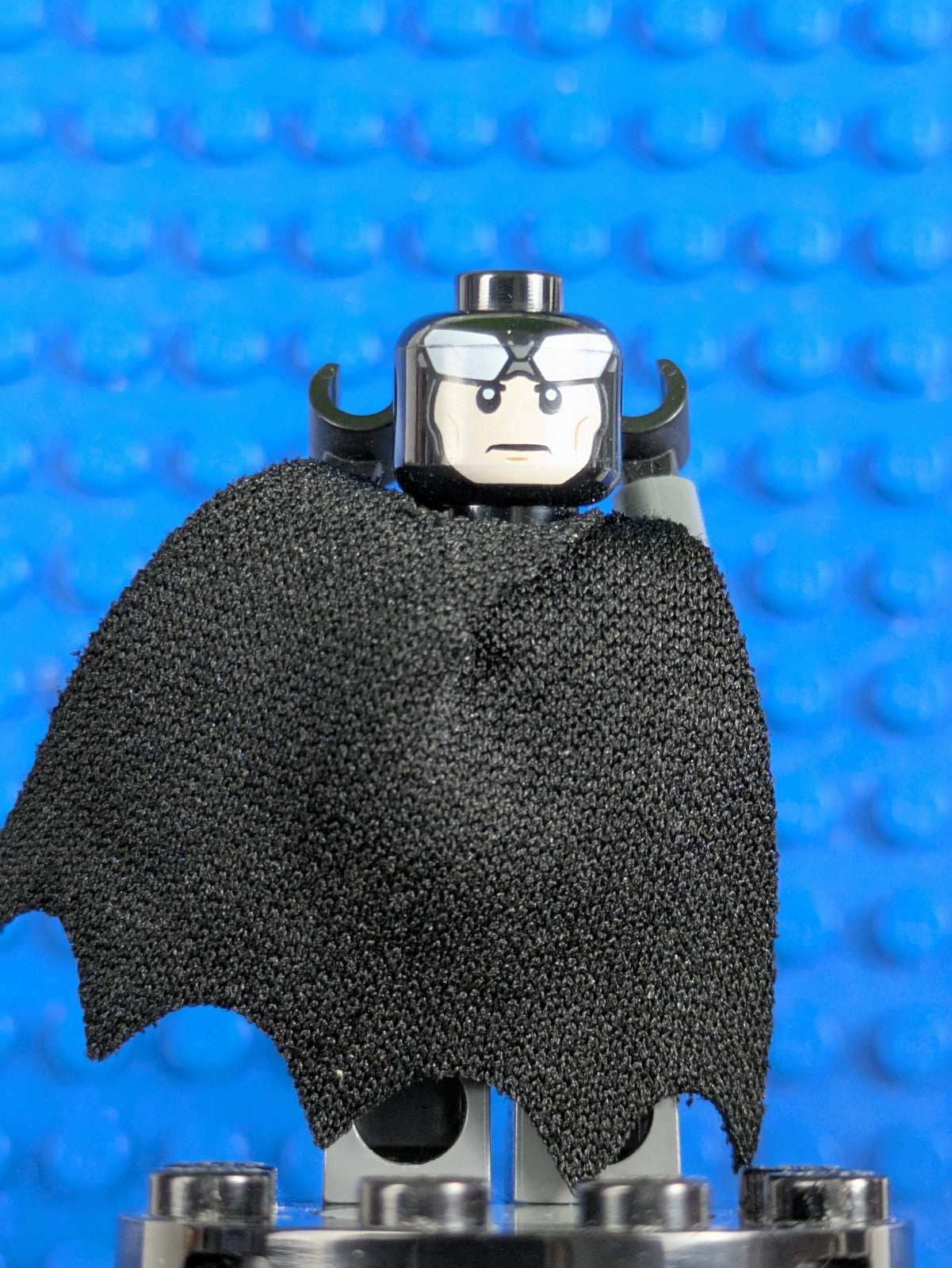 Lego Super Heroes: Batman - Dark Bluish Gray Suit sh0589 Set 76122