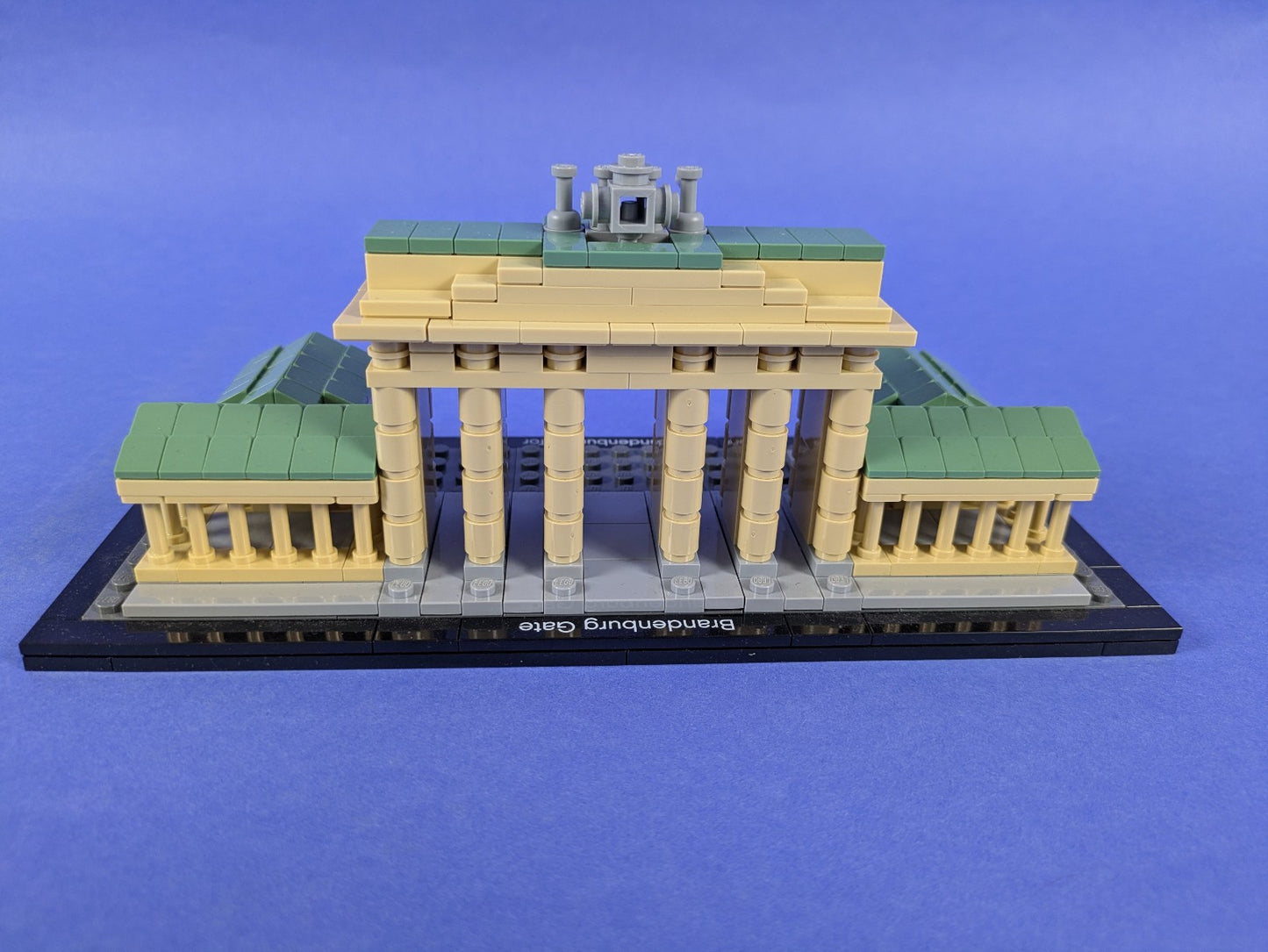 Lego Architecture: Brandenburg Gate Set 21011 Complete Set