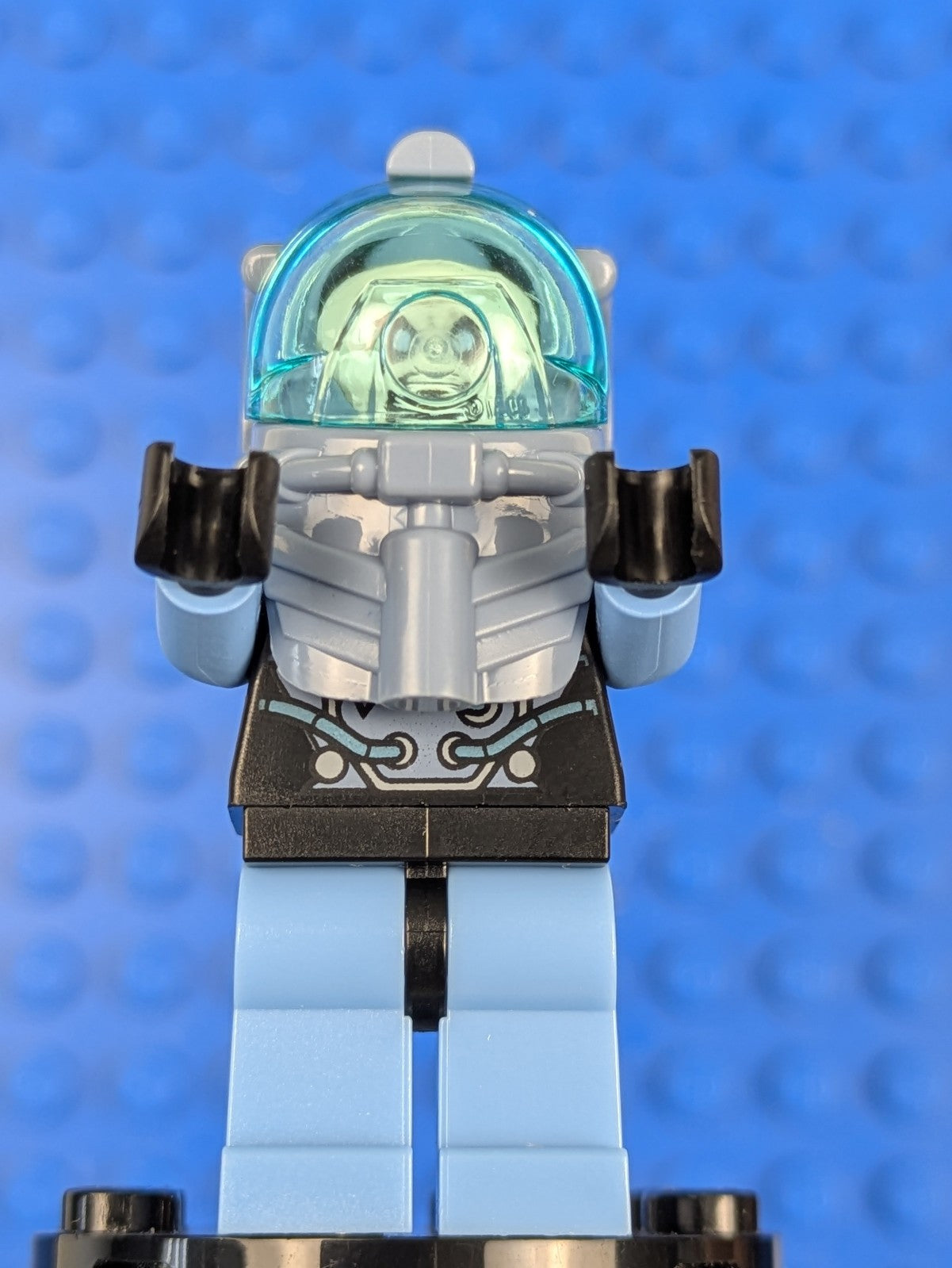 Lego Super Heroes: Batman II: Mr. Freeze - Medium Blue sh0049 Set 76000