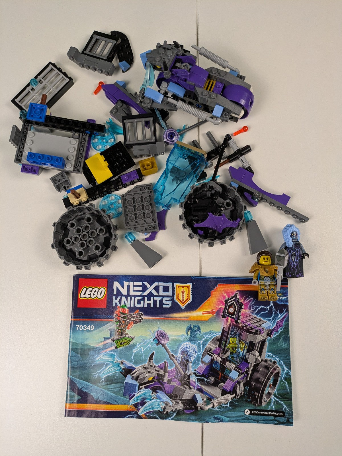 Lego NEXO KNIGHTS Collection: 12 Assorted Sets - Ultimate Collection!