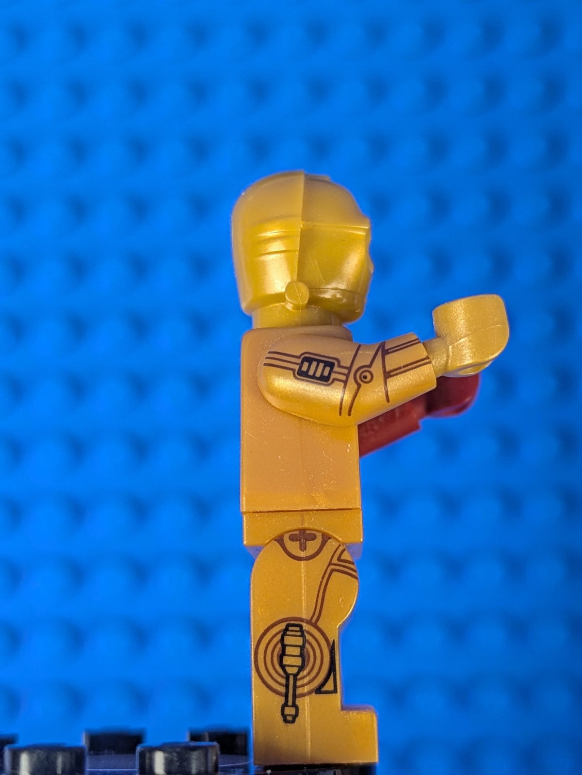 Lego Star Wars: Episode 7: C-3PO - Dark Red Arm sw0653 Set 5002948