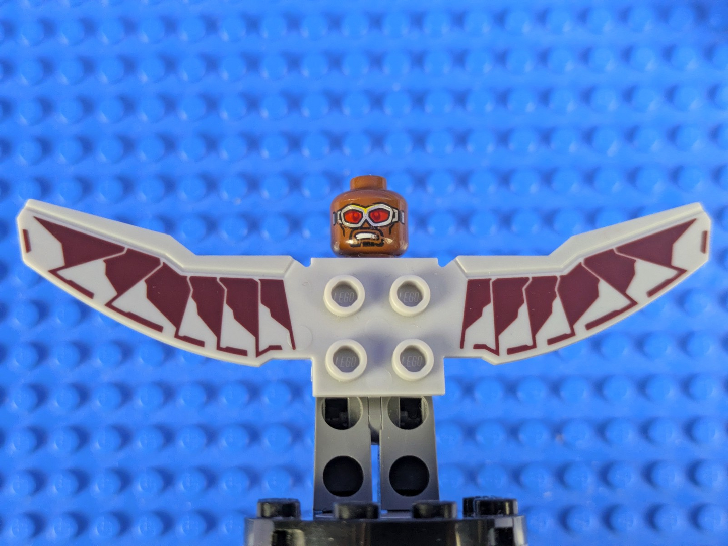 Lego Super Heroes: Captain America Civil War: Falcon sh0261 Set 76050